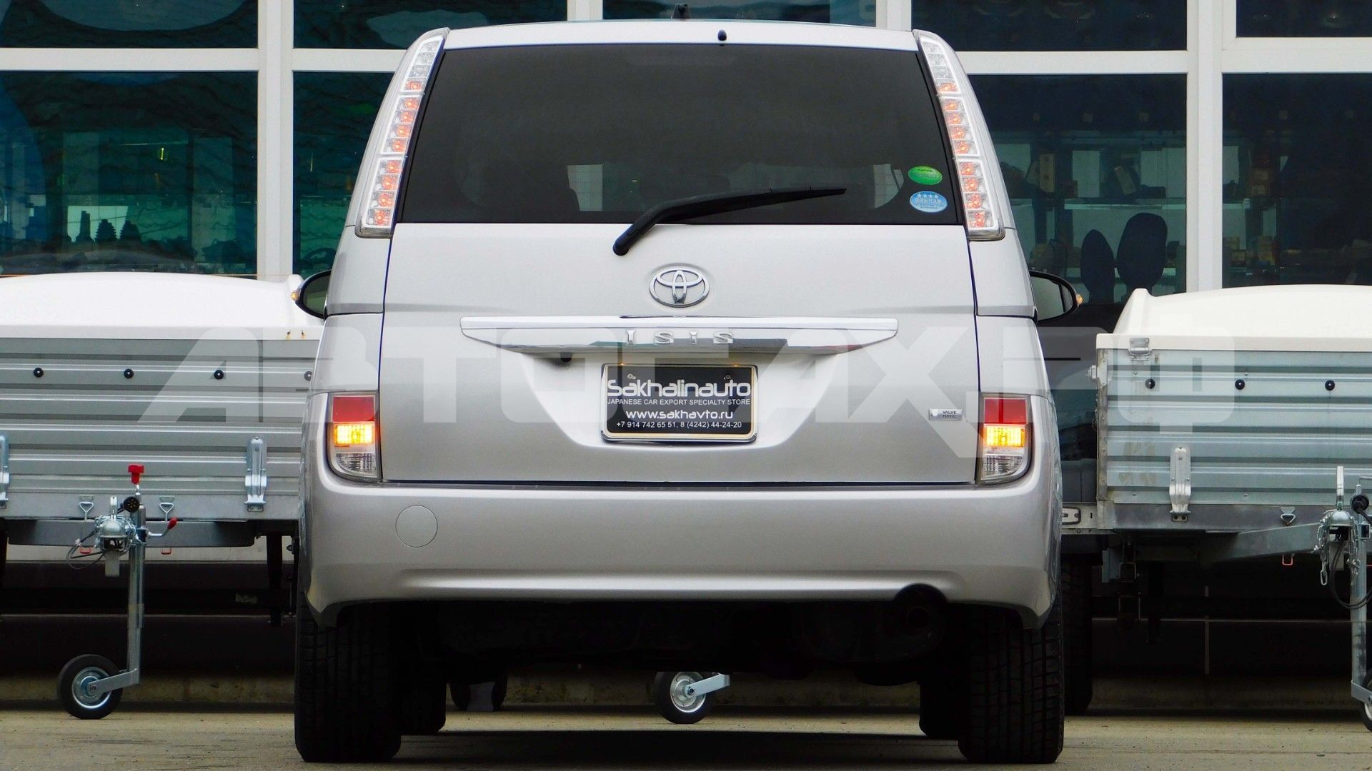 Toyota Isis 2015, Минивэн — фото 8
