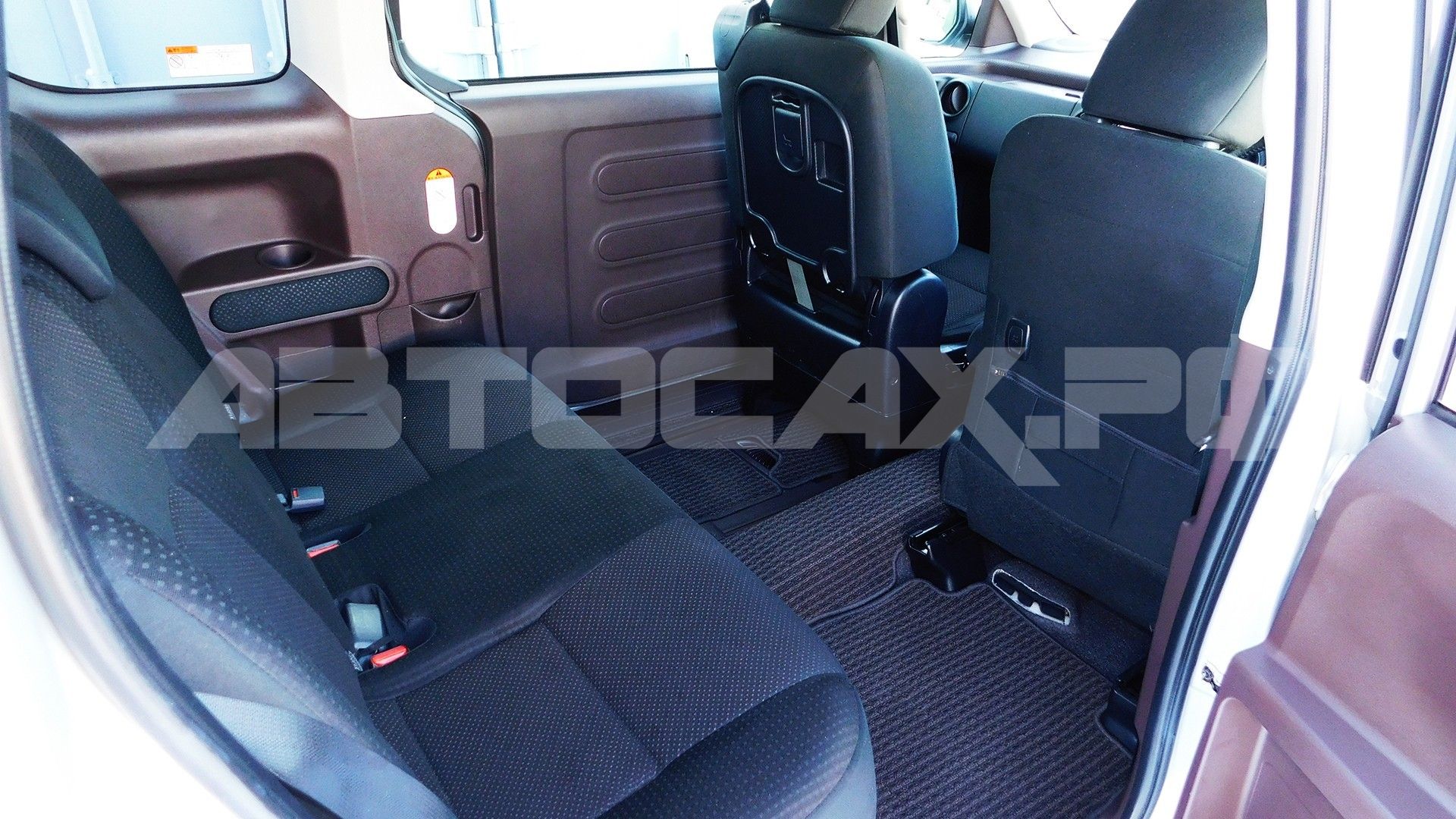 Toyota Porte 2016, Хэтчбек — фото 14