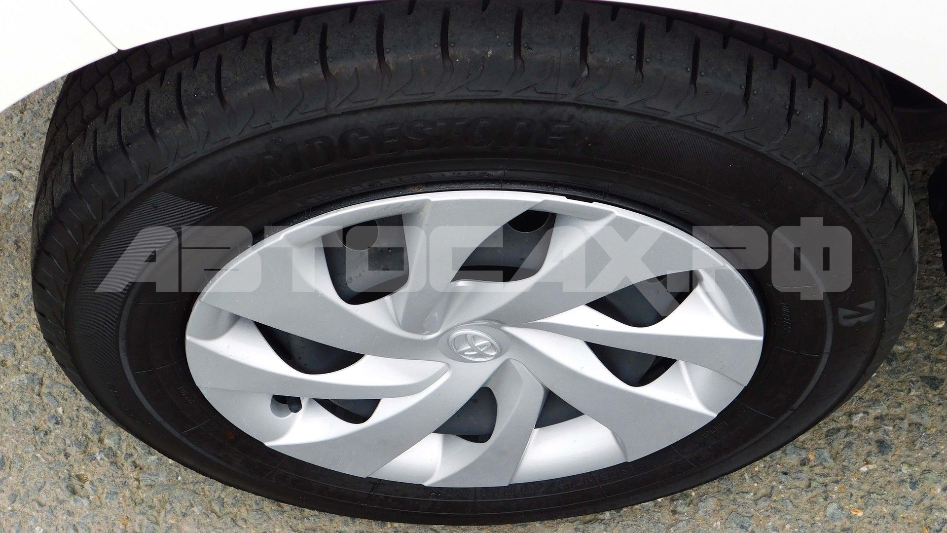 Toyota Yaris 2023, Хэтчбек — фото 39