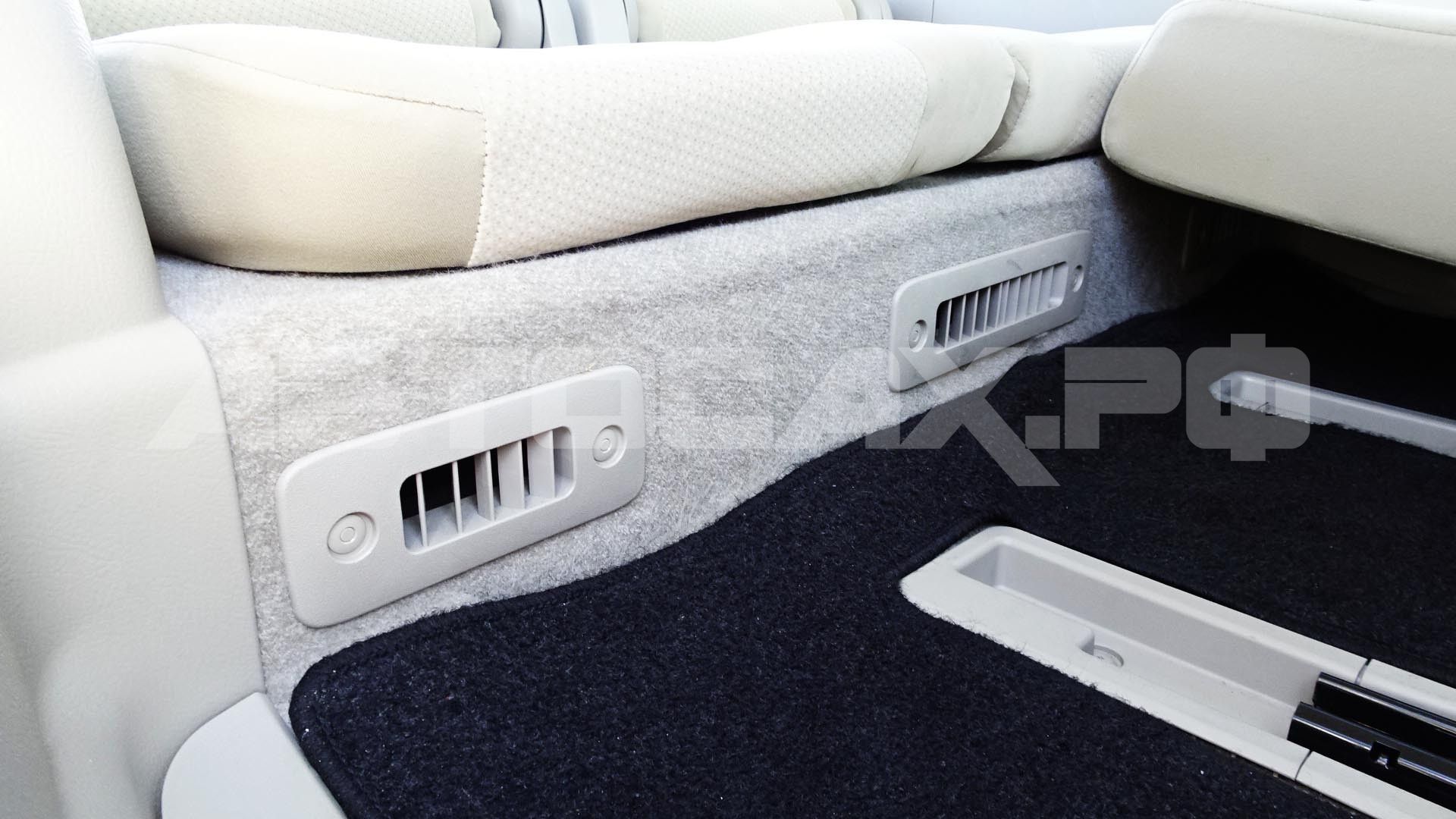 Toyota Isis 2017, Минивэн — фото 31