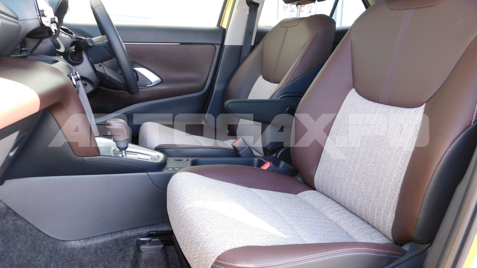 Toyota Yaris Cross — фото 16