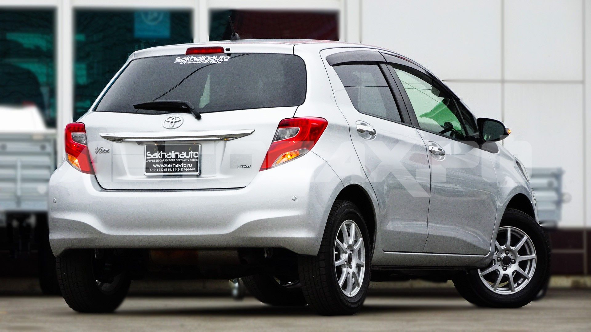 Toyota Vitz 2015, Хэтчбек — фото 3