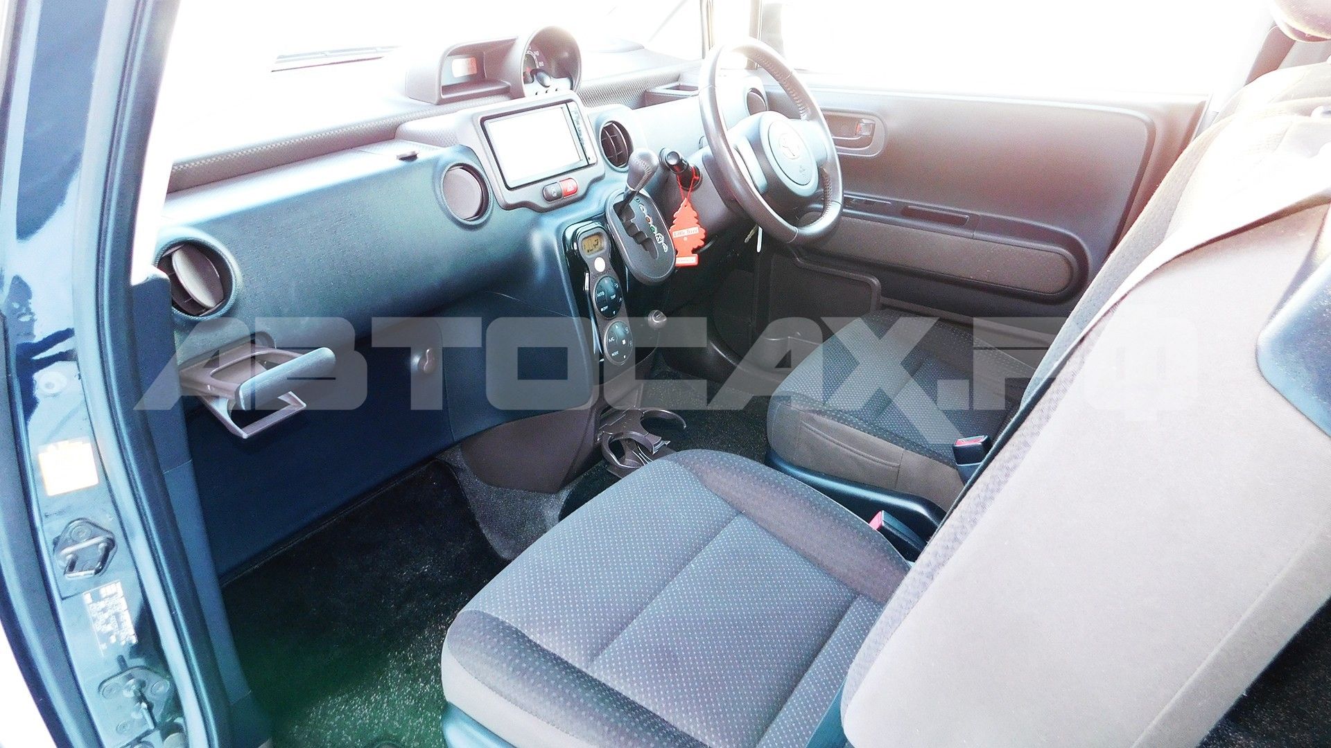 Toyota Spade 2018, Хэтчбек — фото 12