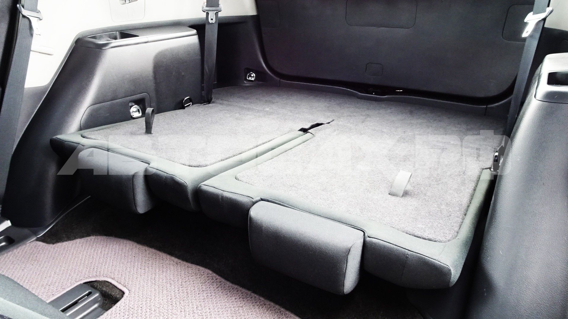 Toyota Wish 2017, Минивэн — фото 16