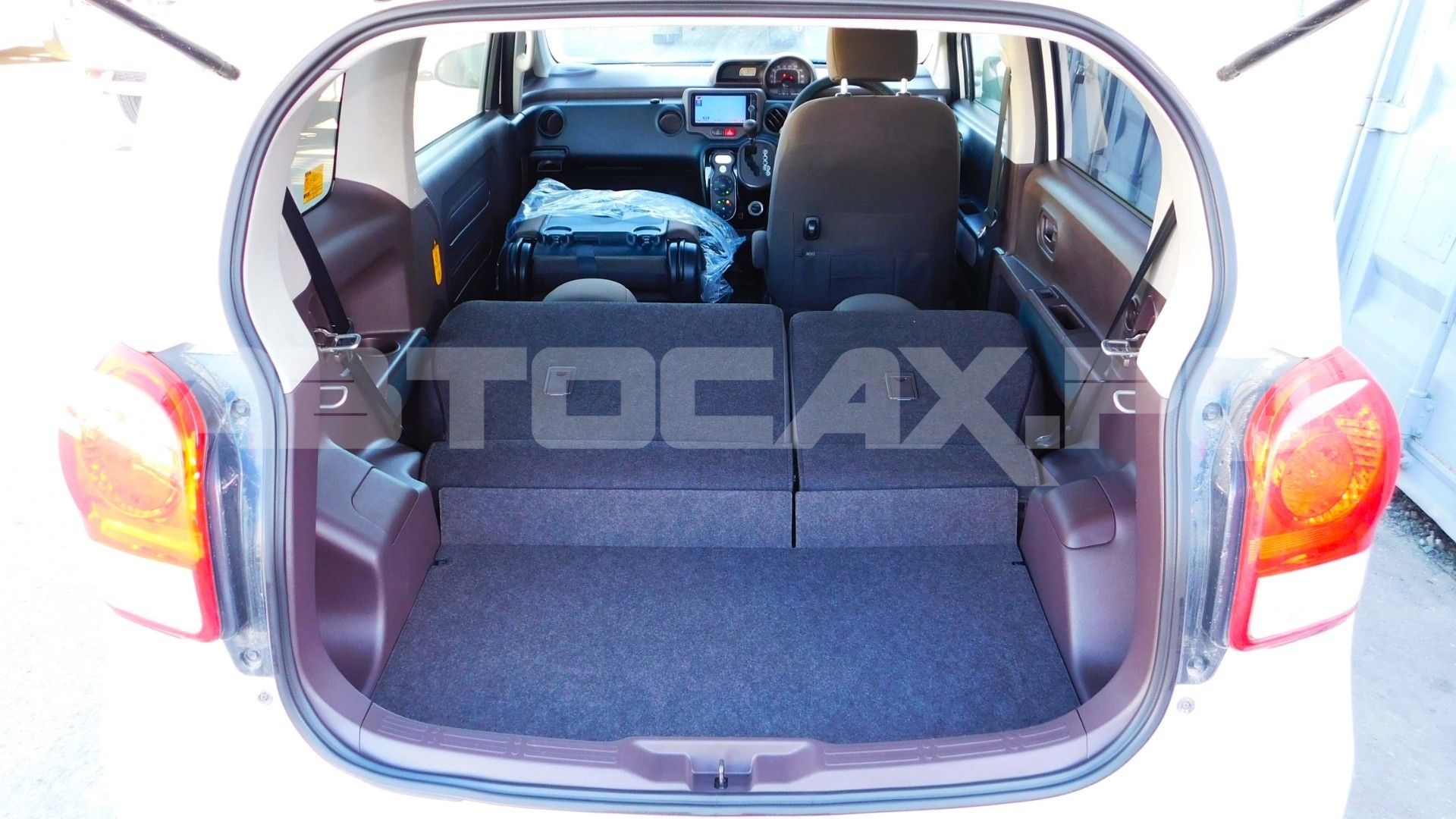 Toyota Porte 2018, Хэтчбек — фото 21