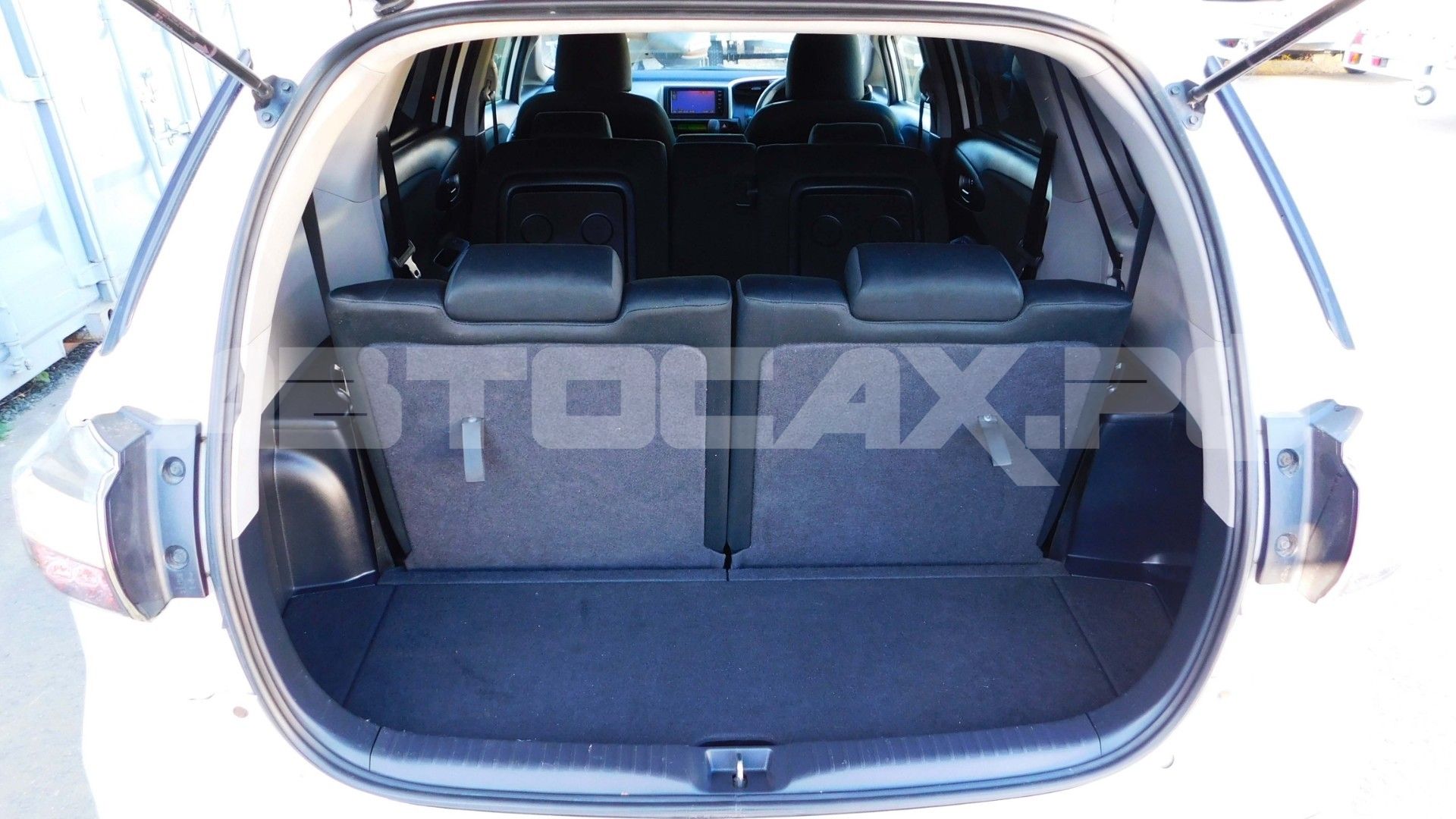 Toyota Wish 2015, Универсал — фото 22