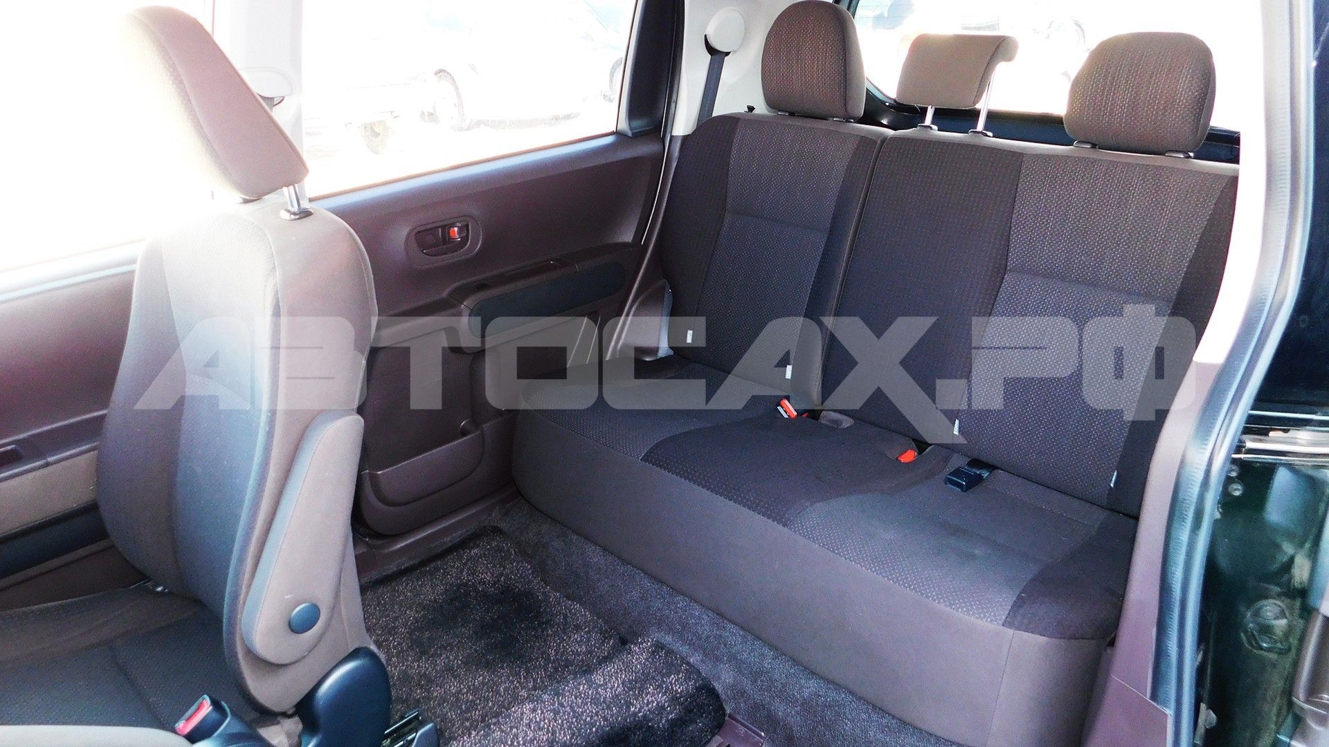 Toyota Spade 2018, Хэтчбек — фото 14