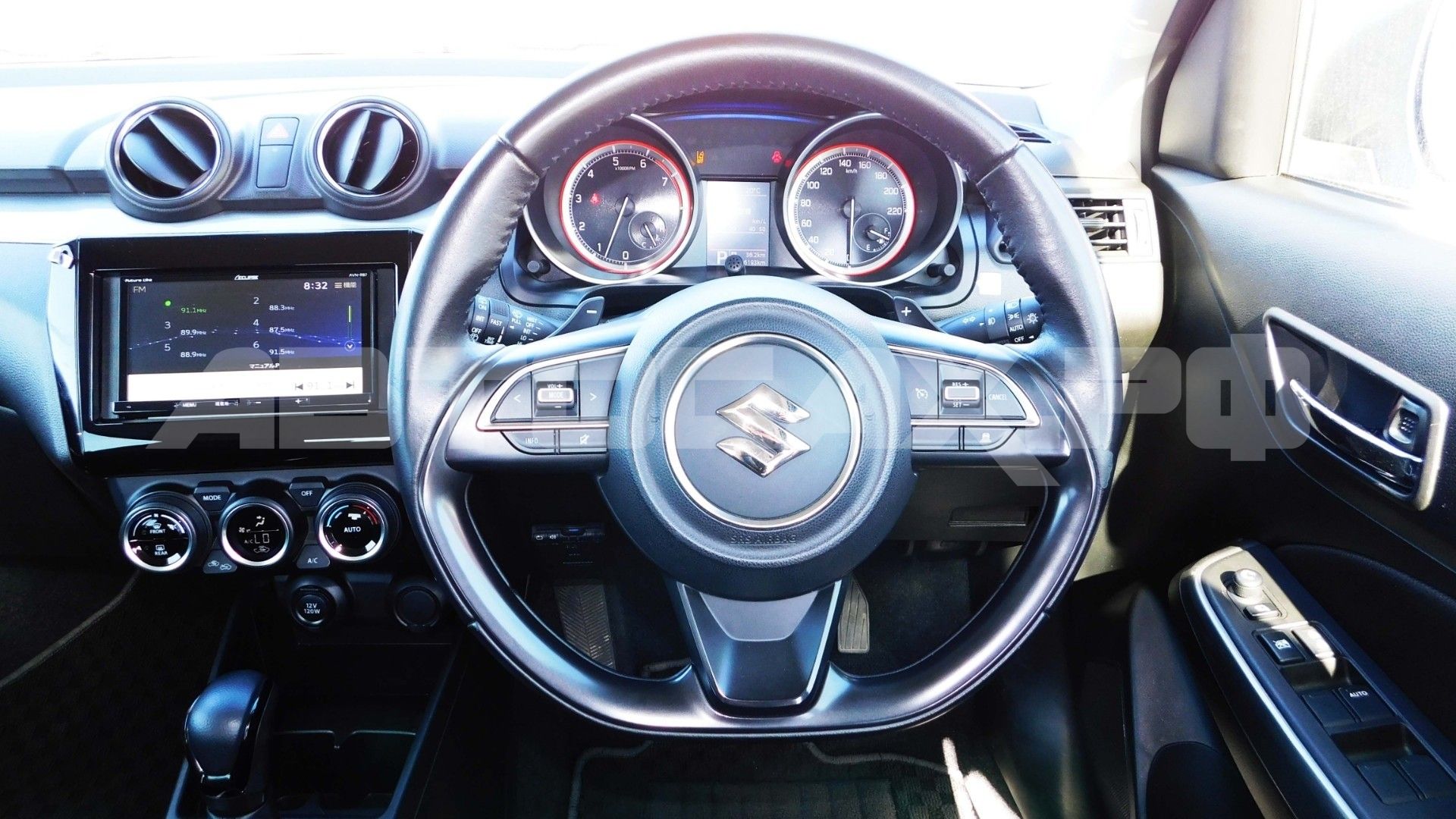 Suzuki Swift 2023, Хэтчбек — фото 14