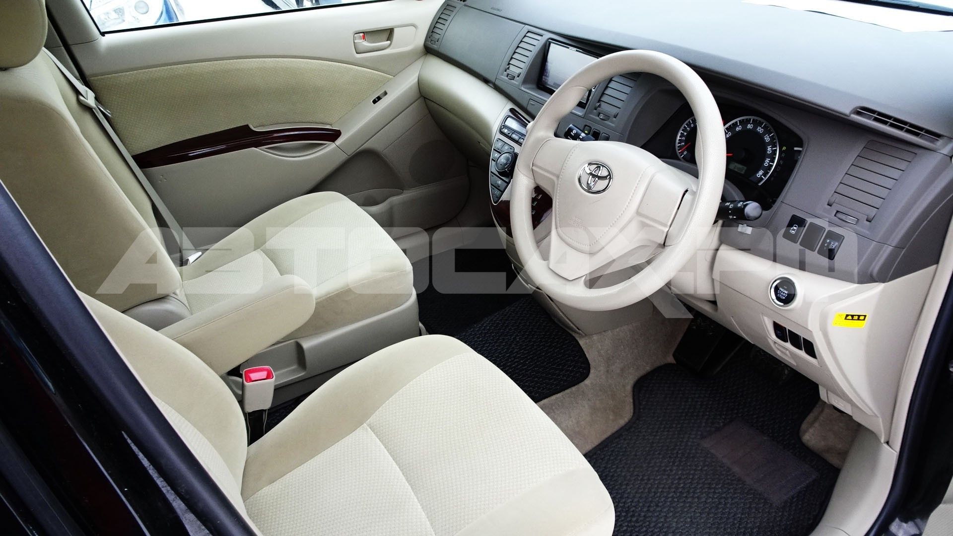 Toyota Isis 2016, Минивэн — фото 6
