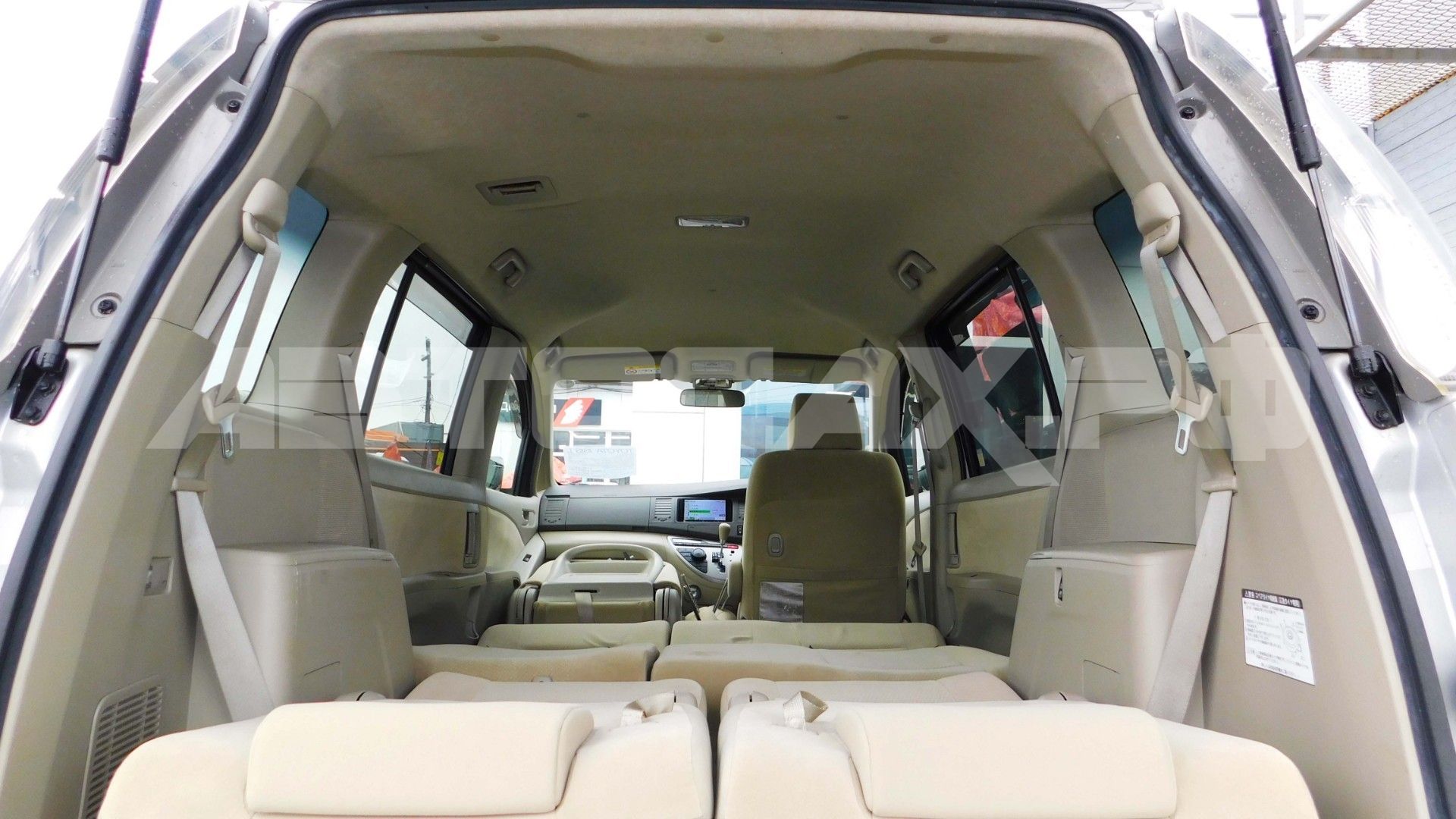 Toyota Isis 2015, Минивэн — фото 28