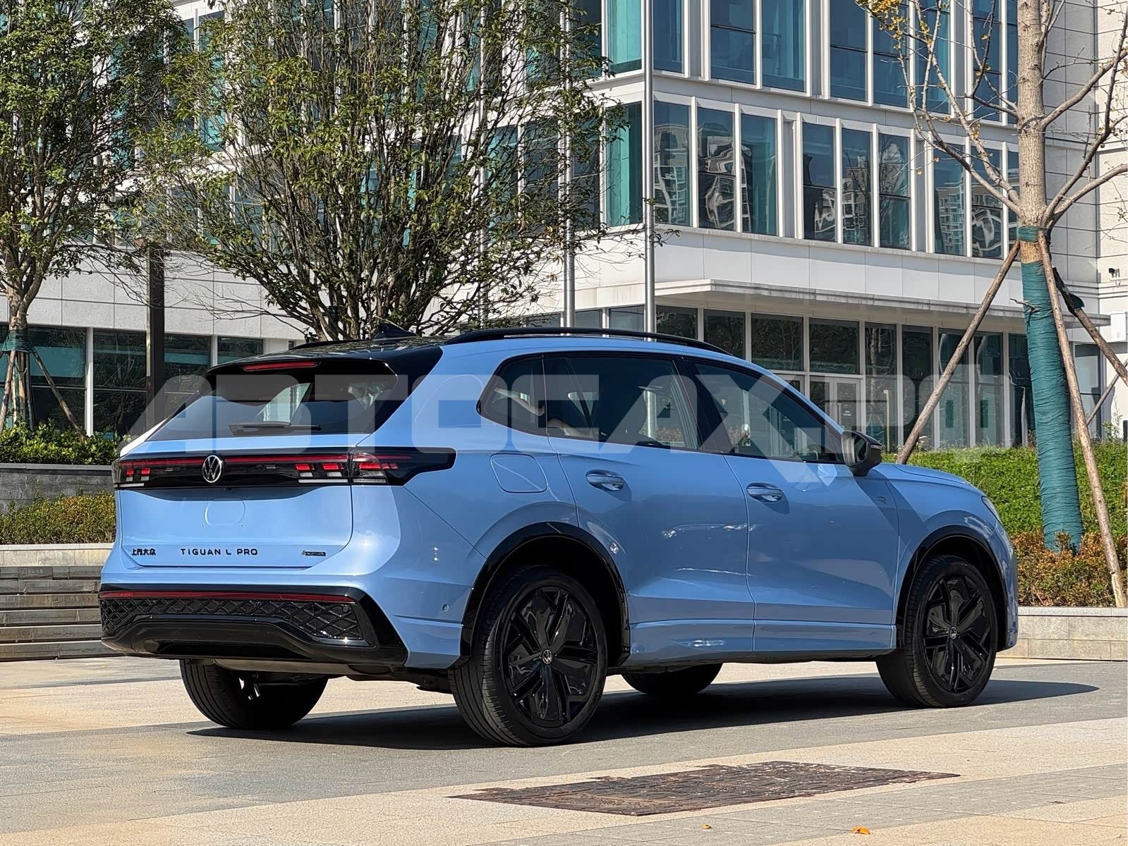 Volkswagen Tiguan L 2024, Кроссовер — фото 6