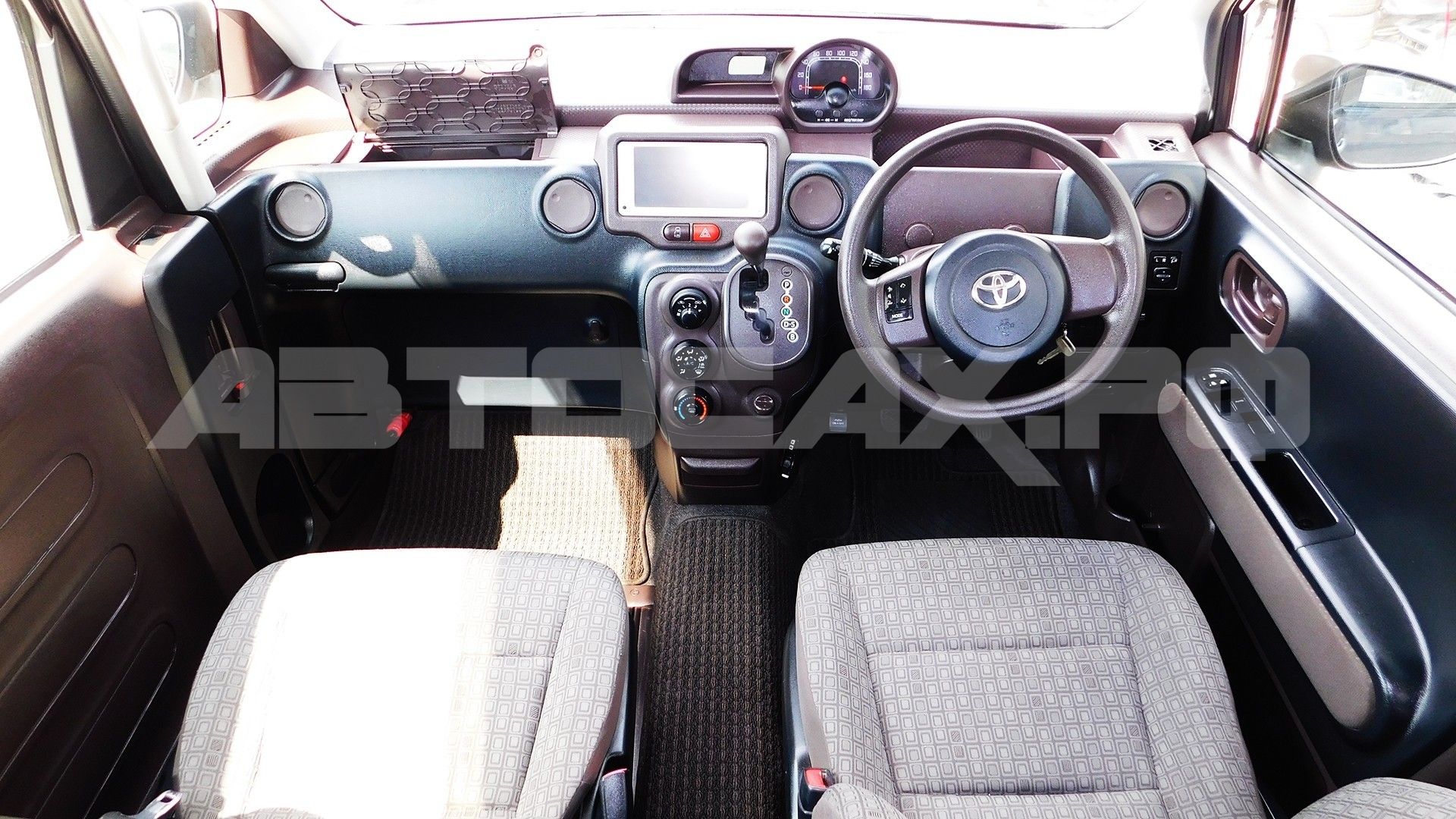 Toyota Spade 2015, Хэтчбек — фото 11