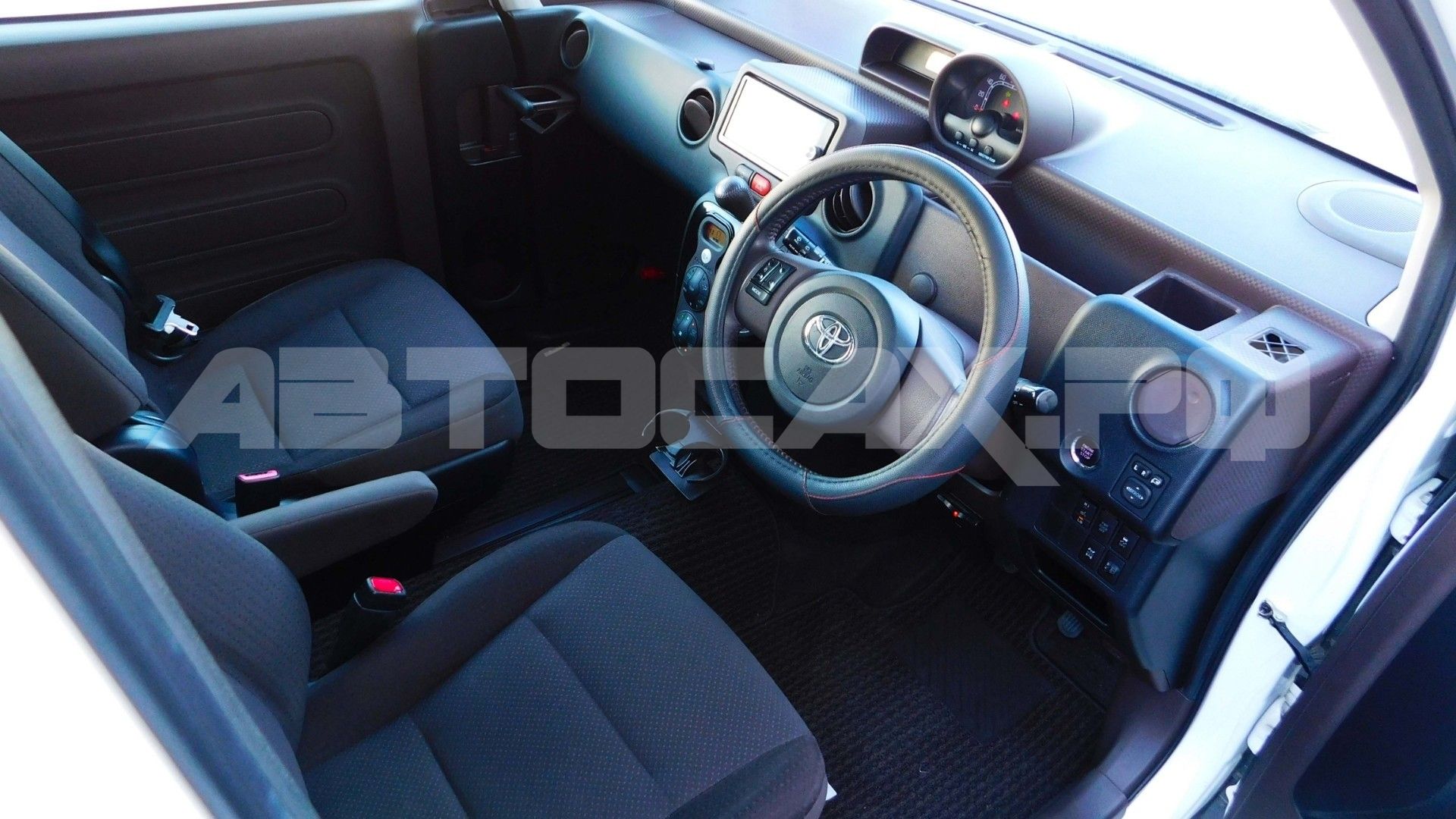 Toyota Porte 2018, Хэтчбек — фото 9