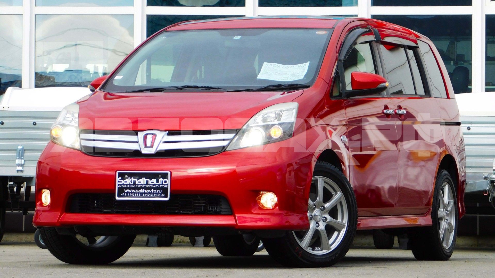 Toyota Isis 2016, Минивэн — фото 2