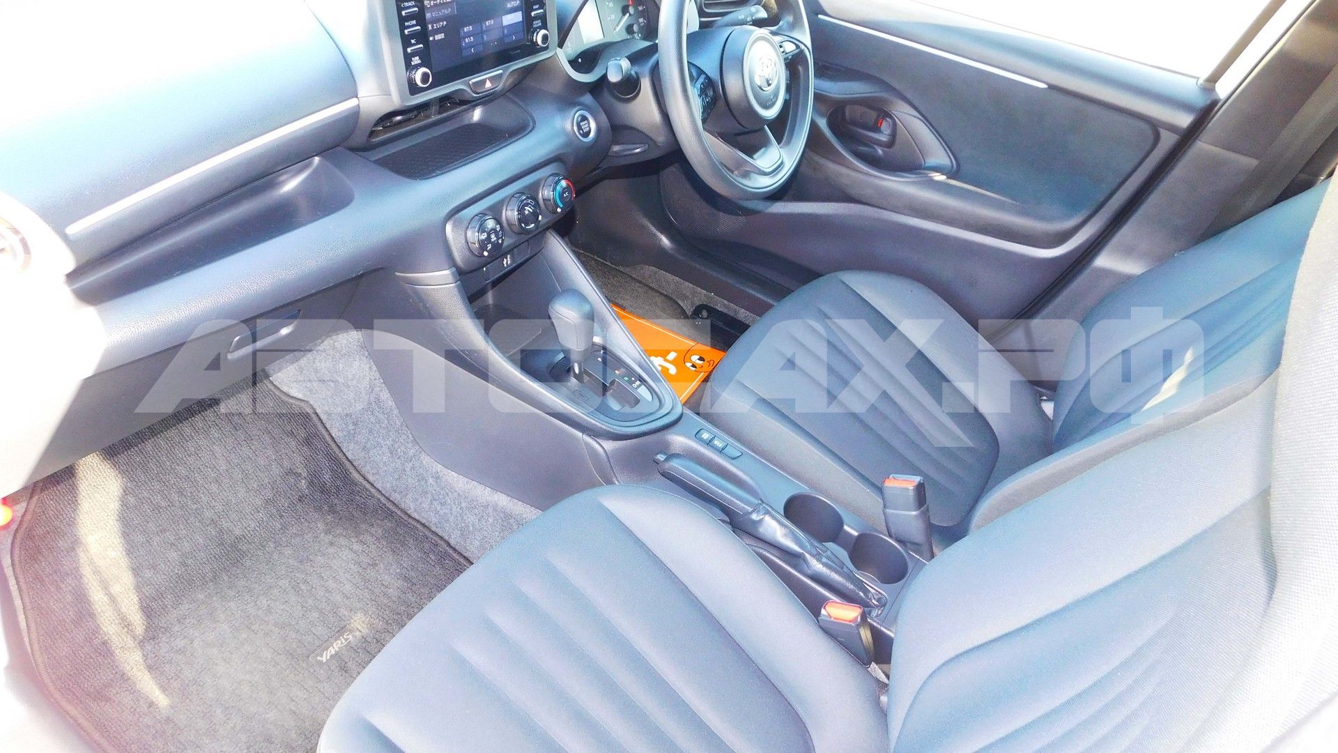 Toyota Yaris 2023, Хэтчбек — фото 13
