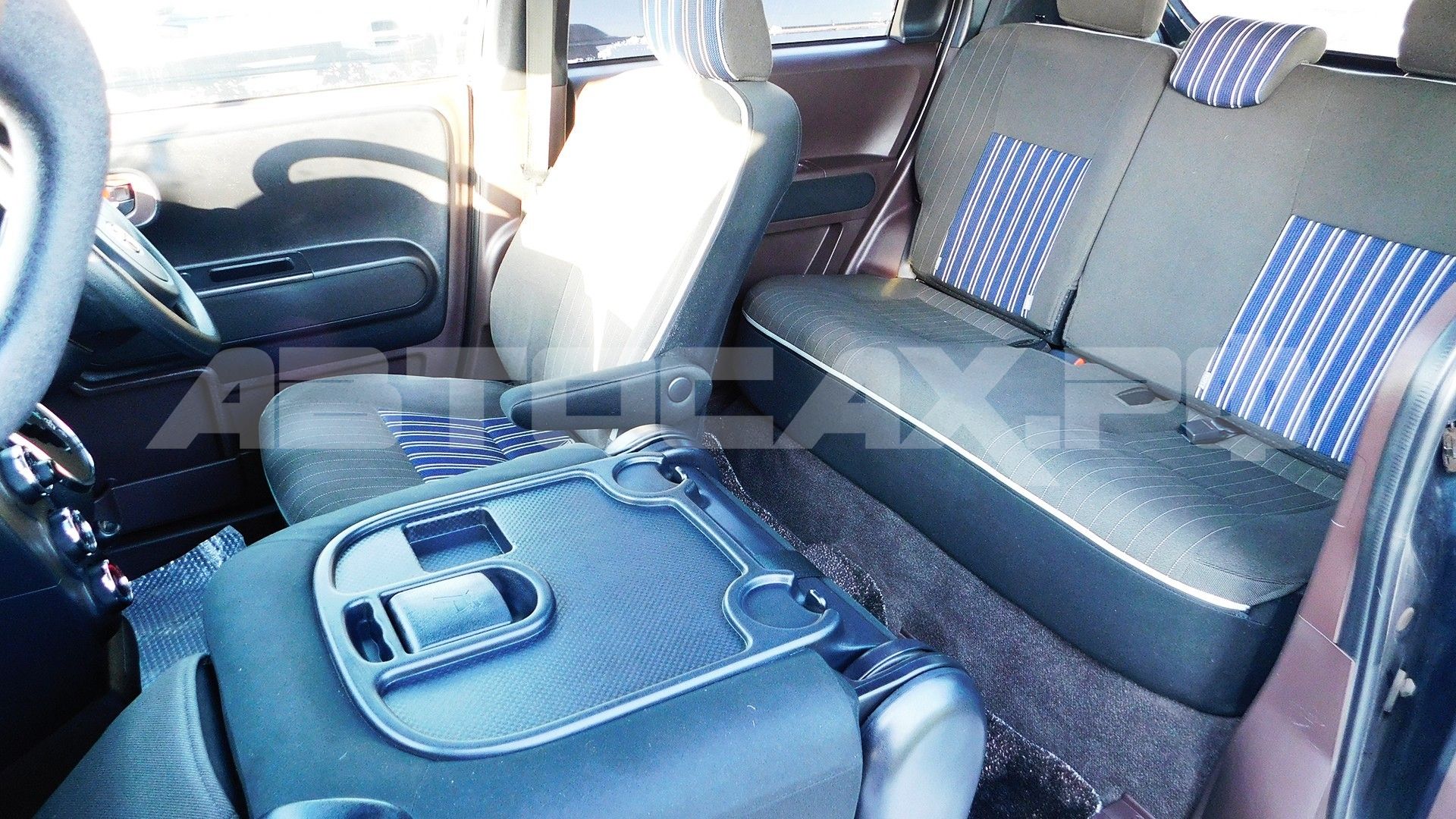 Toyota Spade 2018, Хэтчбек — фото 17