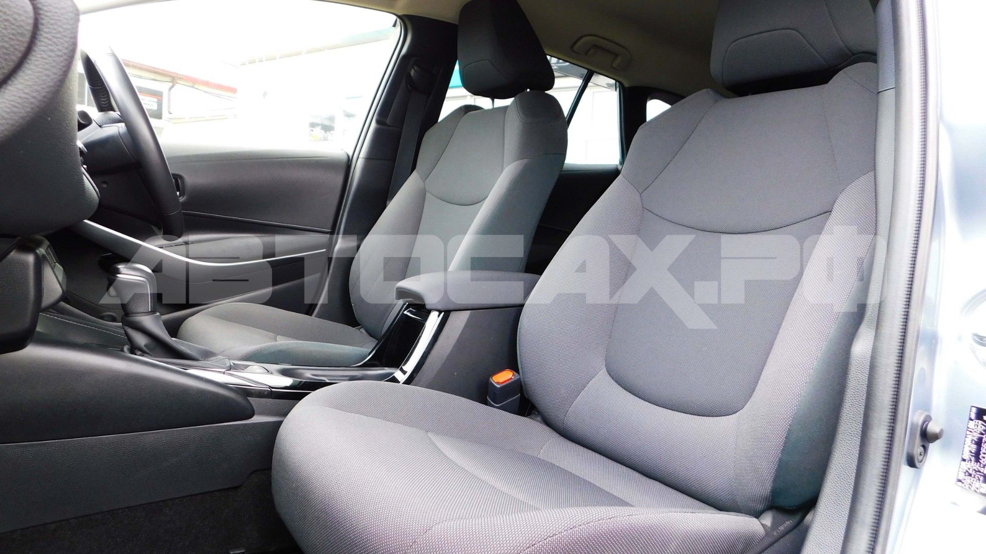 Toyota Corolla Touring 2020, Универсал — фото 11