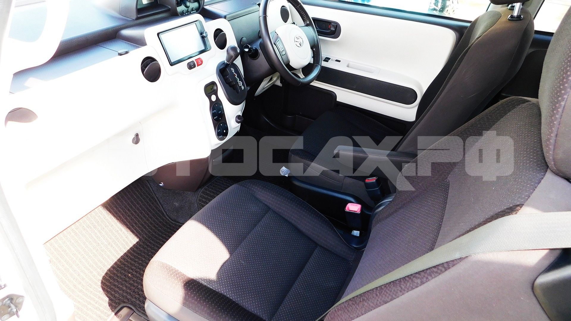 Toyota Spade 2017, Хэтчбек — фото 13