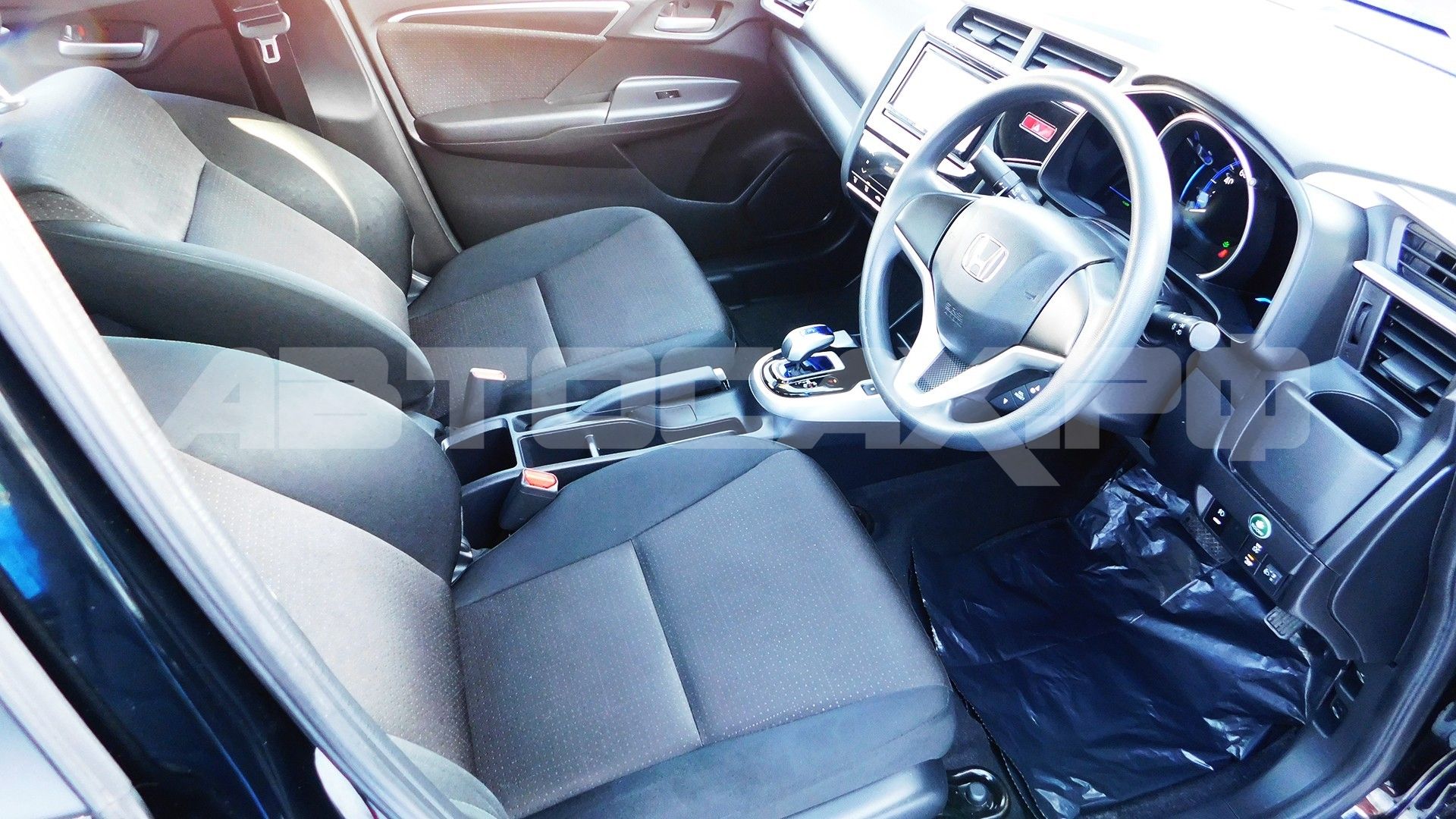 Honda Fit 2016, Хэтчбек — фото 9