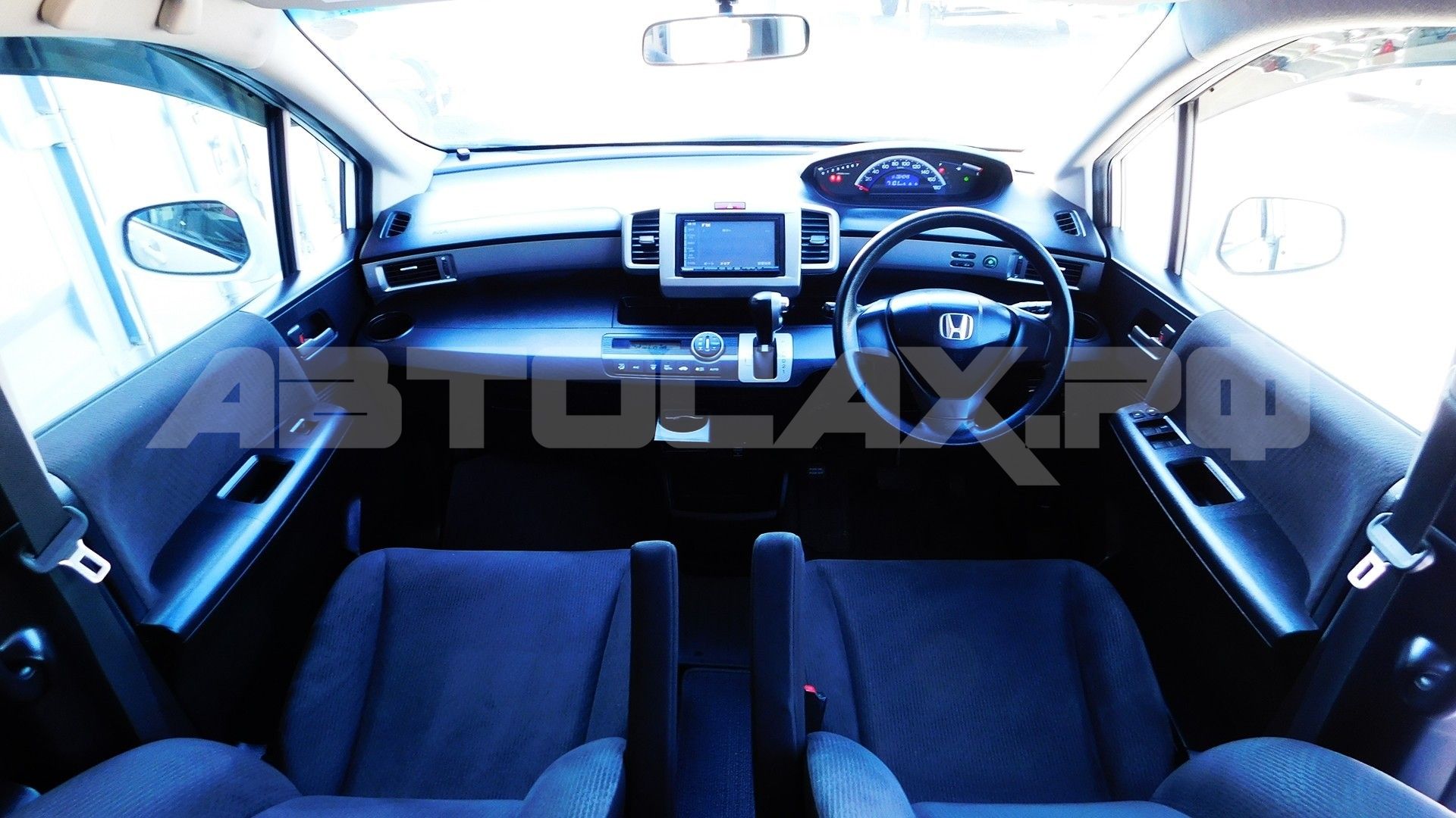 Honda Freed 2016, Минивэн — фото 12