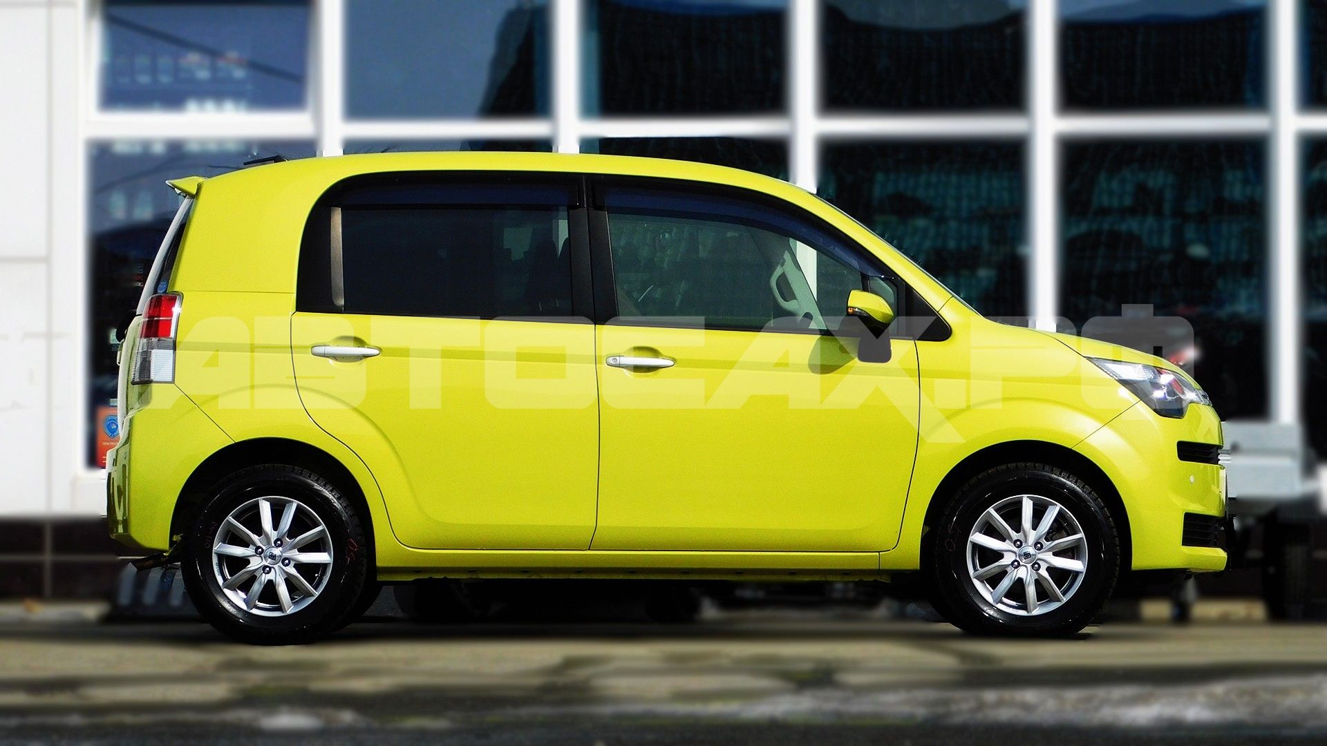 Toyota Spade 2014, Хэтчбек — фото 4