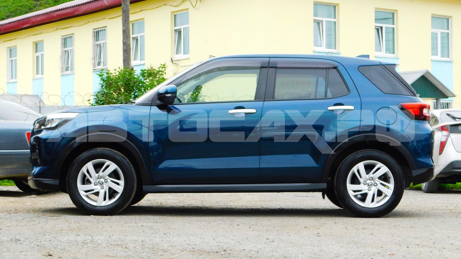 Toyota Raize 2022, Кроссовер — фото 6