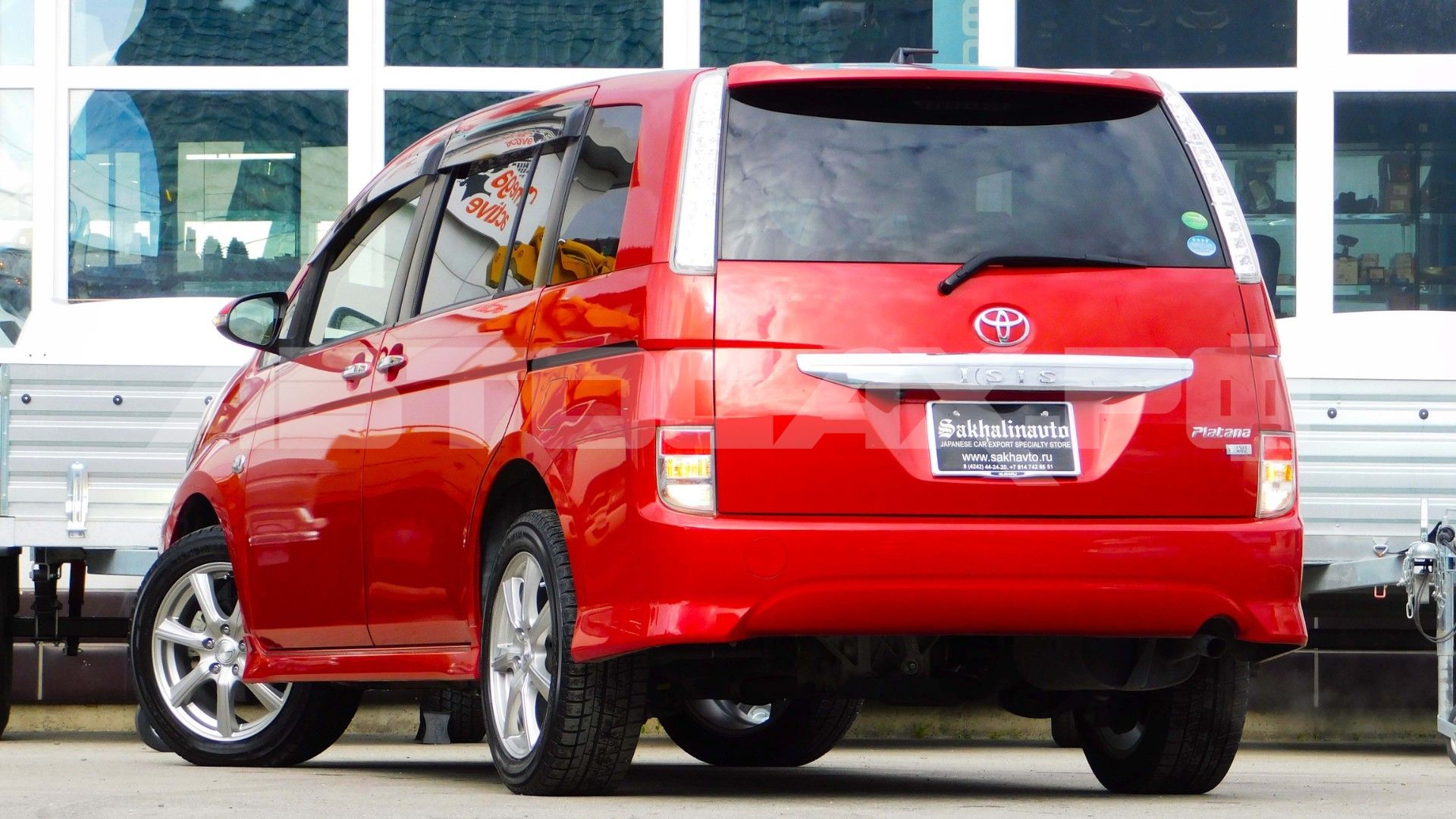 Toyota Isis 2016, Минивэн — фото 3