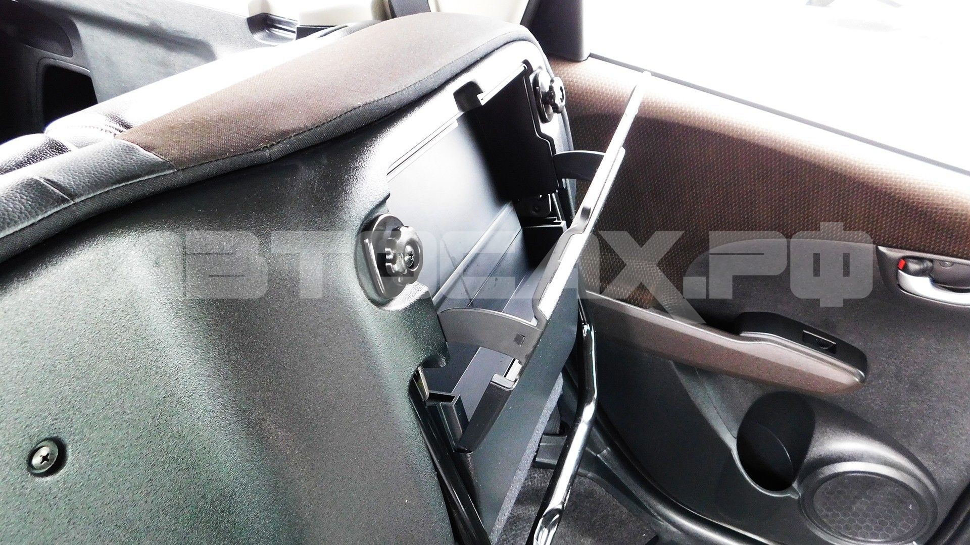 Honda Fit Shuttle 2015, Универсал — фото 49