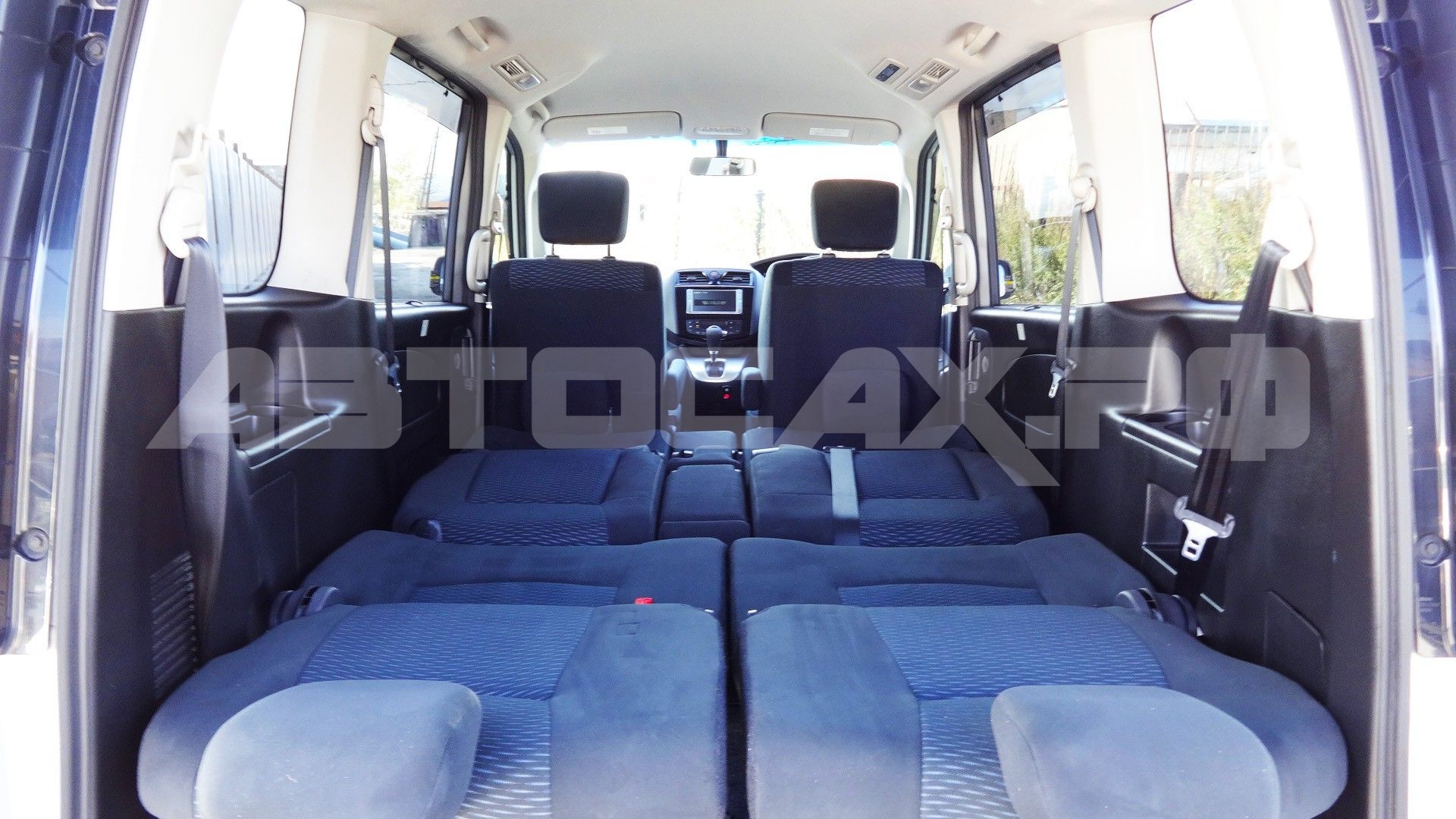 Nissan Serena 2016, Минивэн — фото 25
