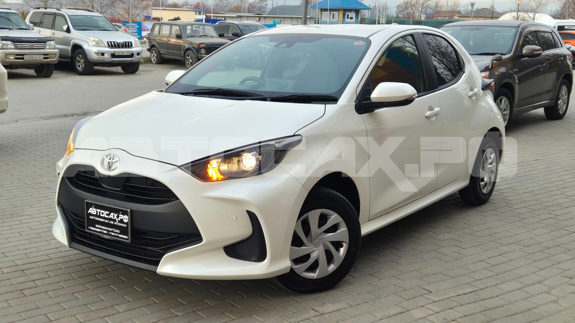 Toyota Yaris 2023, Хэтчбек — фото 21