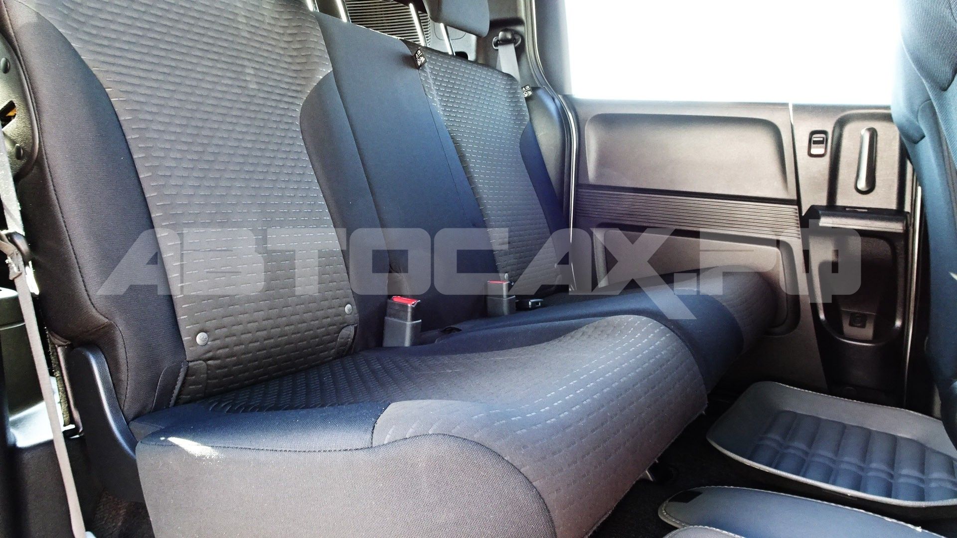 Honda Freed Spike 2015, Минивэн — фото 18
