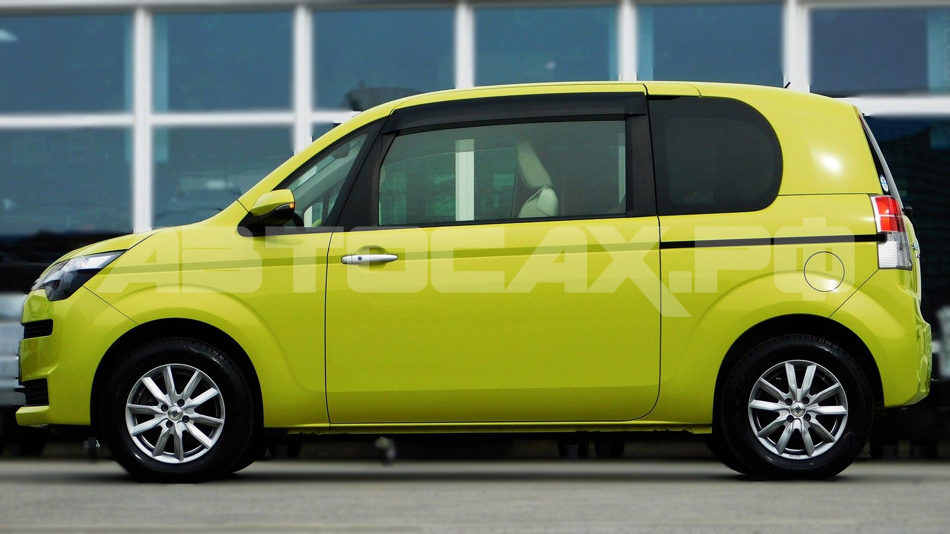 Toyota Spade 2019, Хэтчбек — фото 5