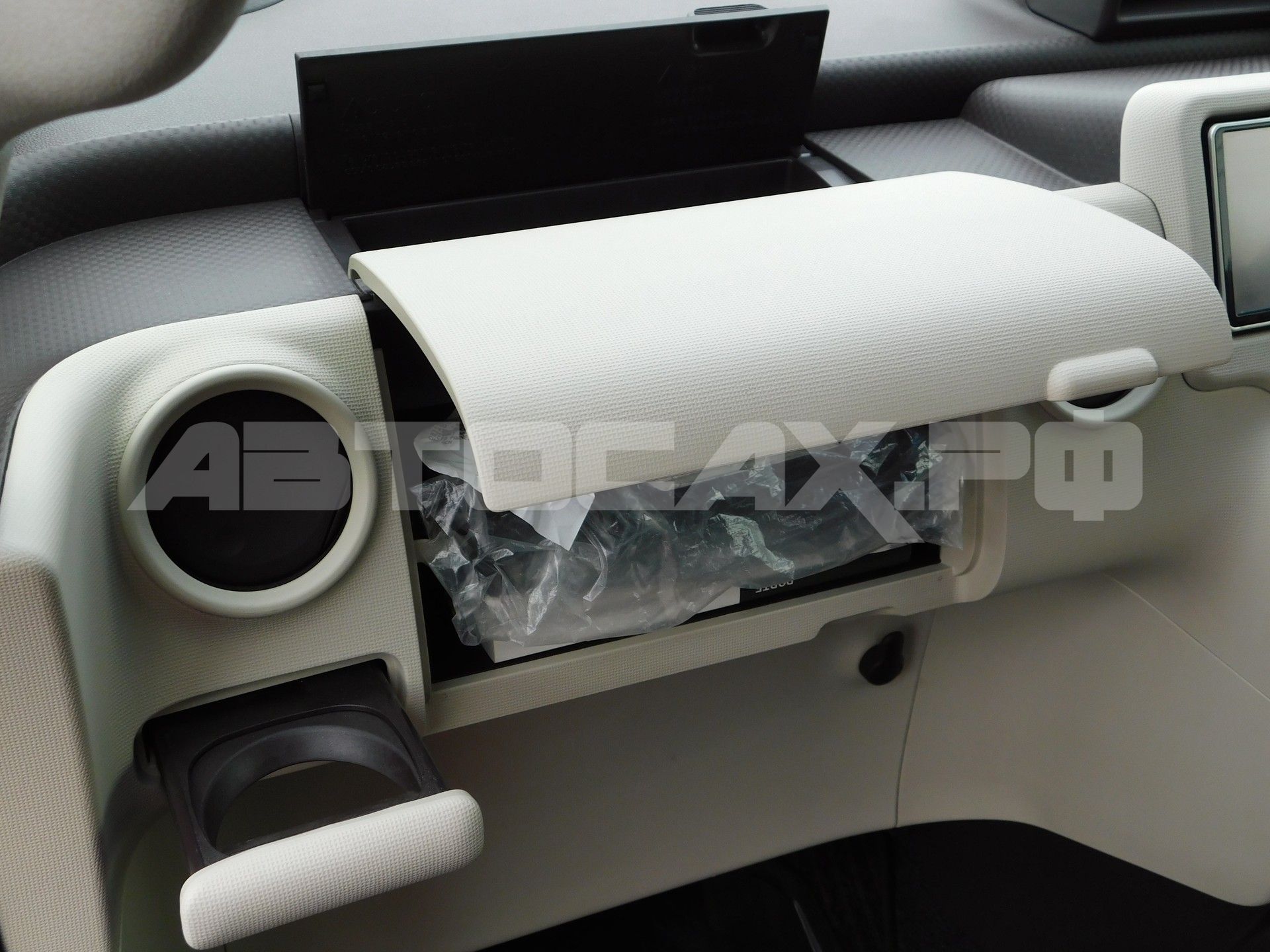 Toyota Porte 2015, Хэтчбек — фото 22