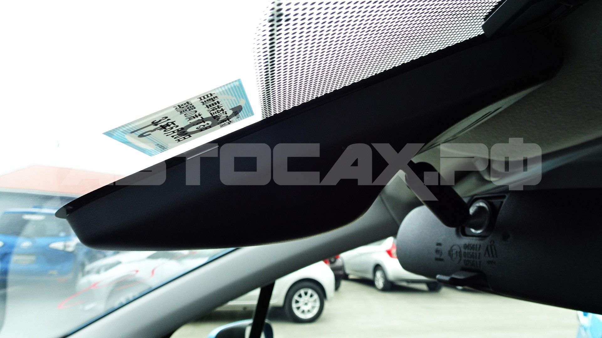 Toyota Vitz 2016, Хэтчбек — фото 36