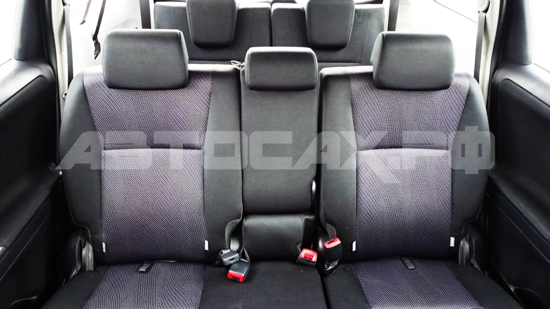 Toyota Wish 2017, Минивэн — фото 28