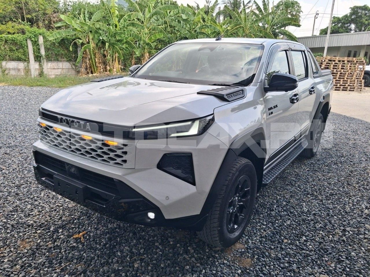Toyota HILUX TRAVO Double Cab 4TREX 4x4 2.8 OVERLAND 2026, Пикап — авто из Японии