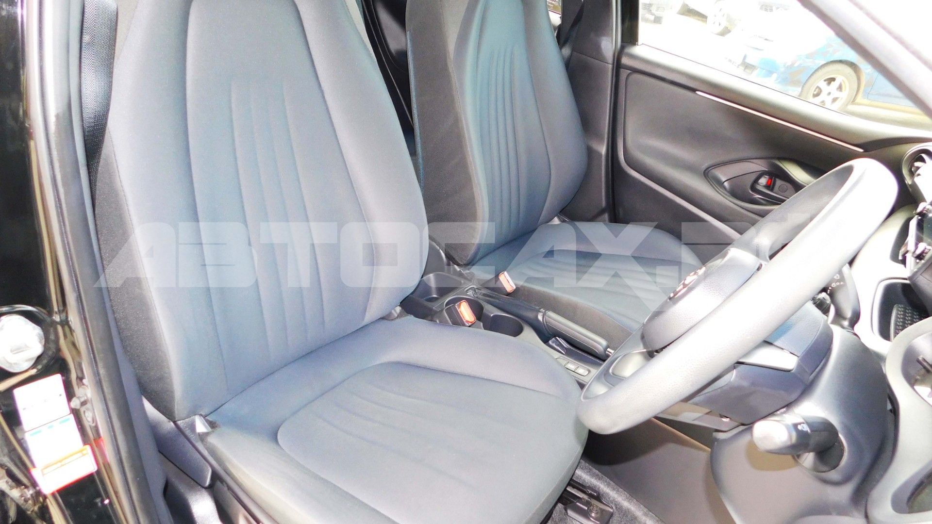 Toyota Yaris 2022, Хэтчбек — фото 13