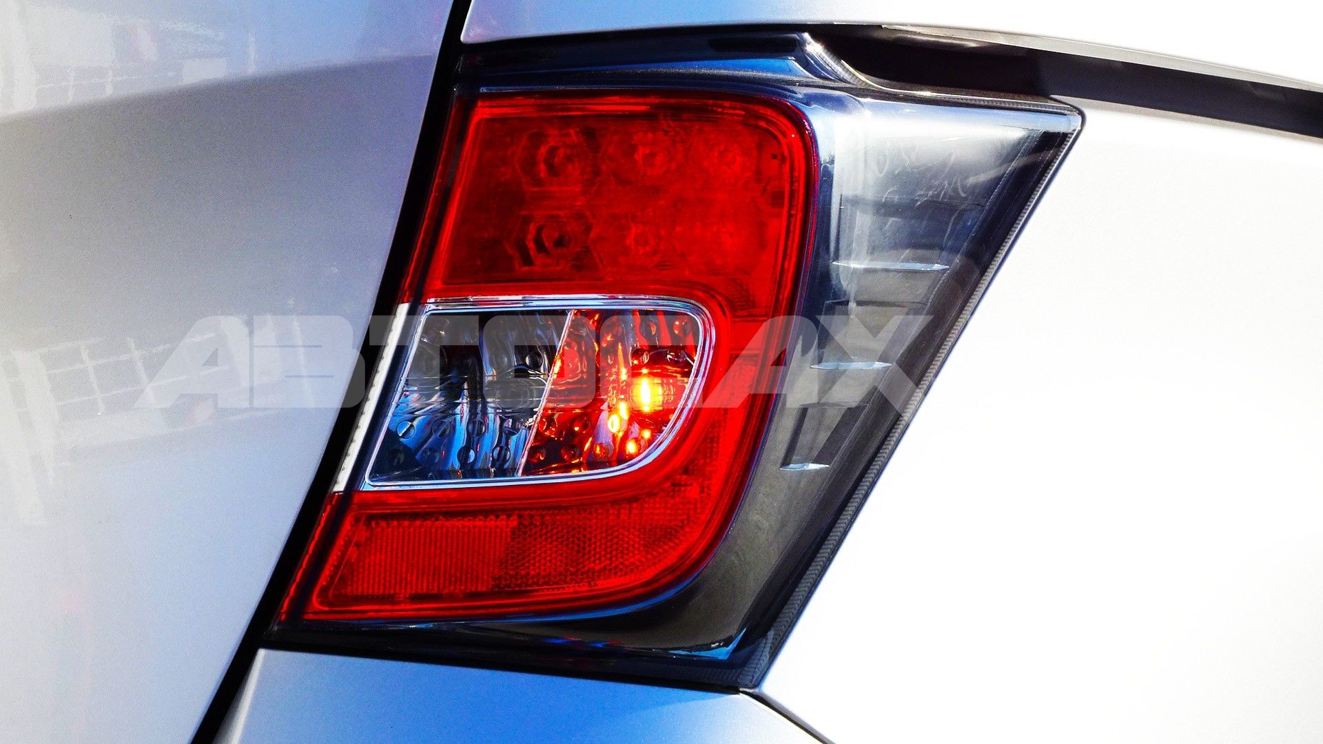 Honda Freed Spike 2015, Минивэн — фото 43