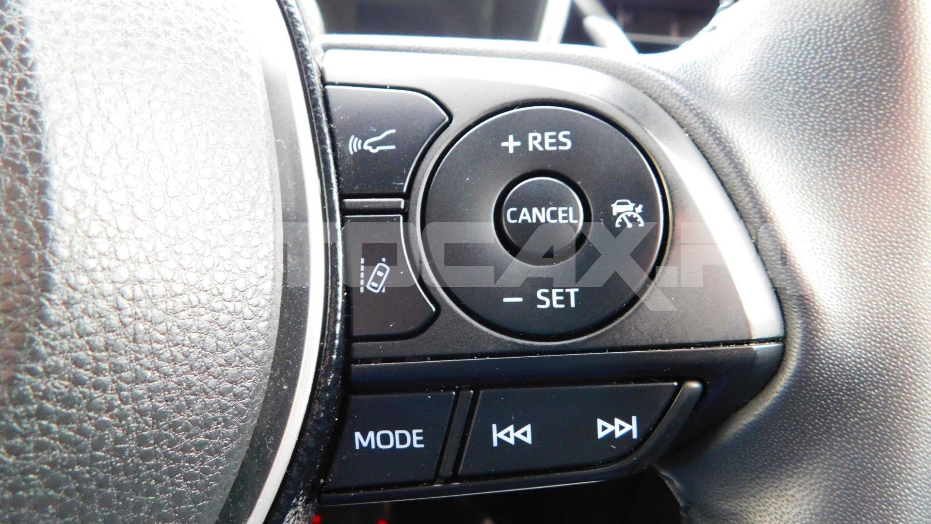 Toyota Corolla Touring 2020, Универсал — фото 30