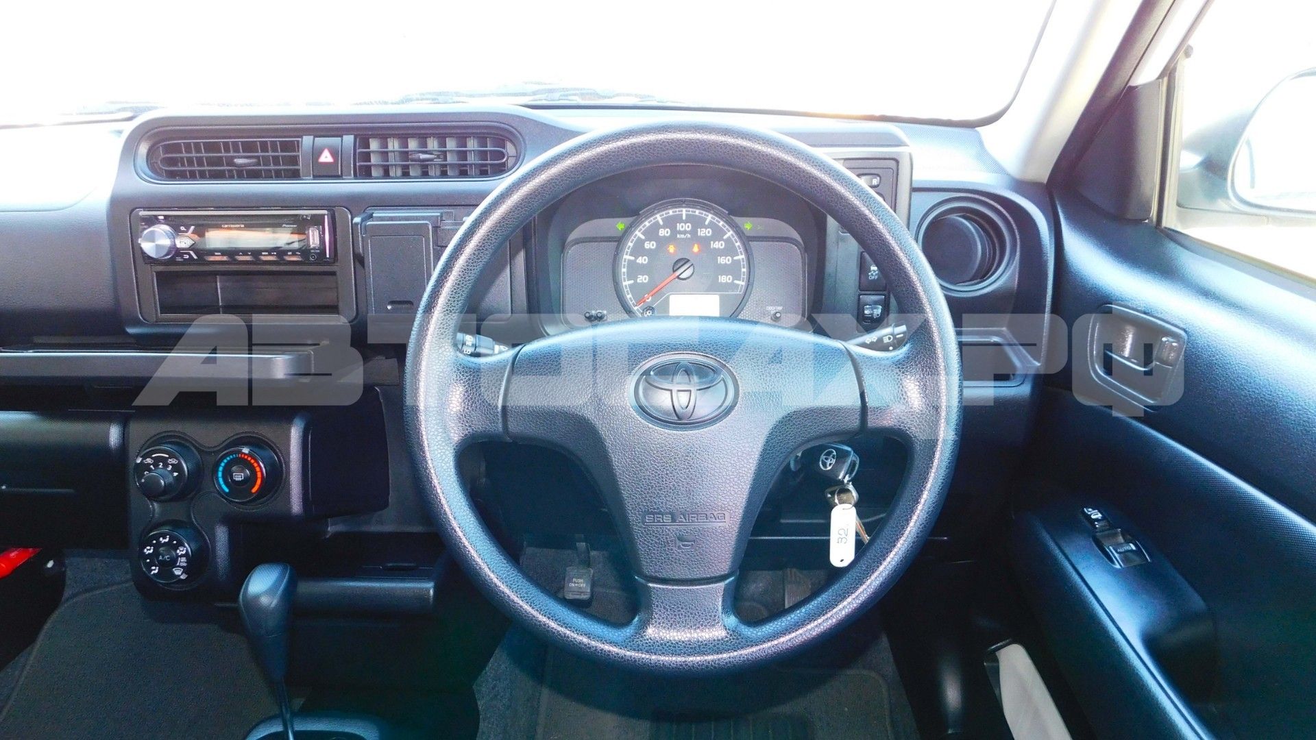 Toyota Probox 2025, Универсал — фото 14