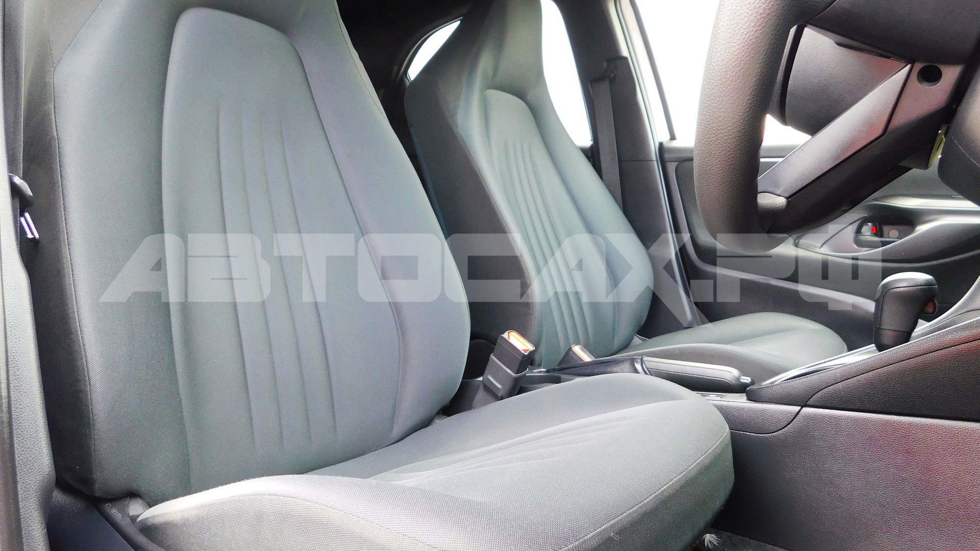 Toyota Yaris 2023, Хэтчбек — фото 10