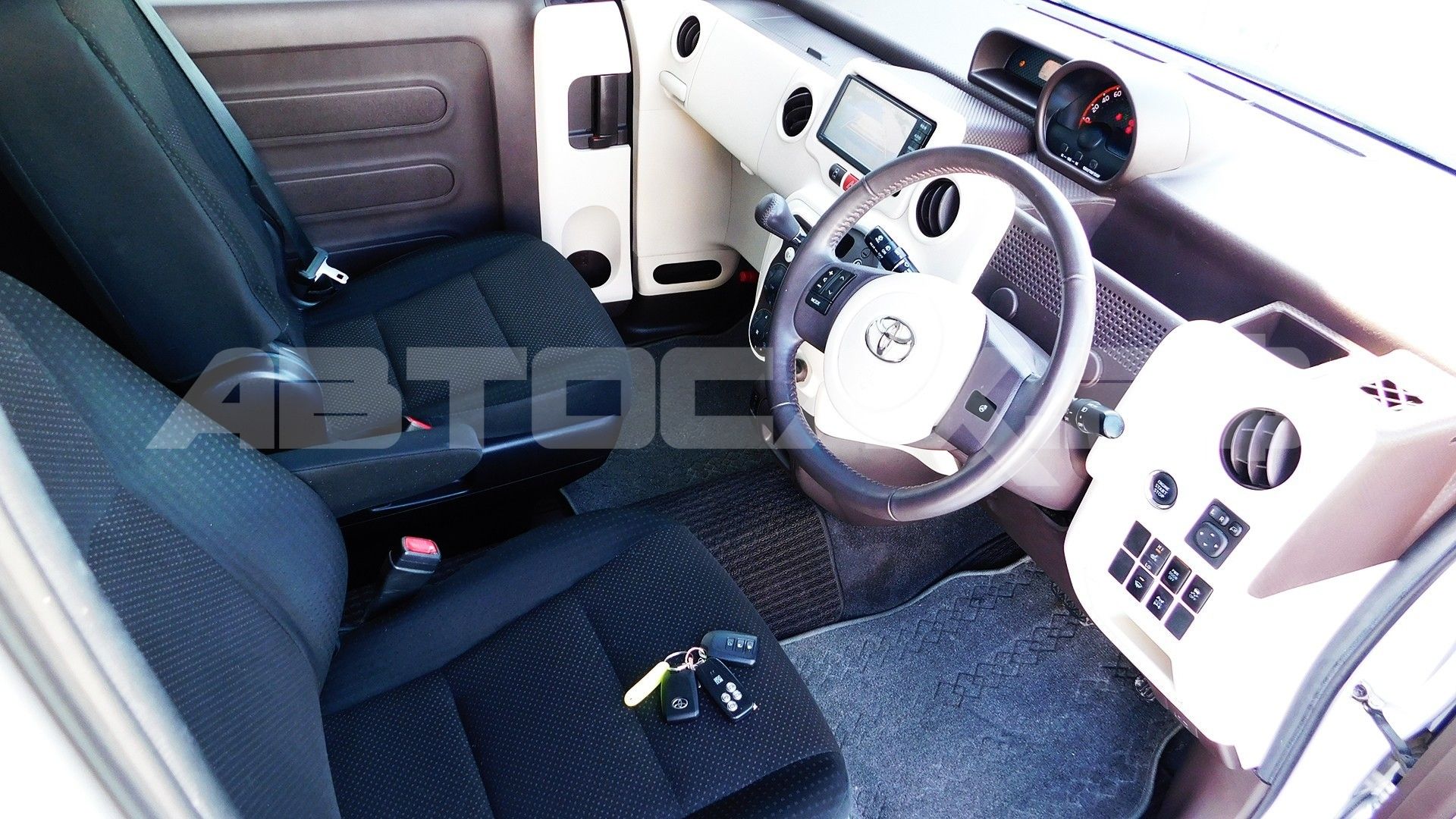 Toyota Porte 2018, Хэтчбек — фото 6