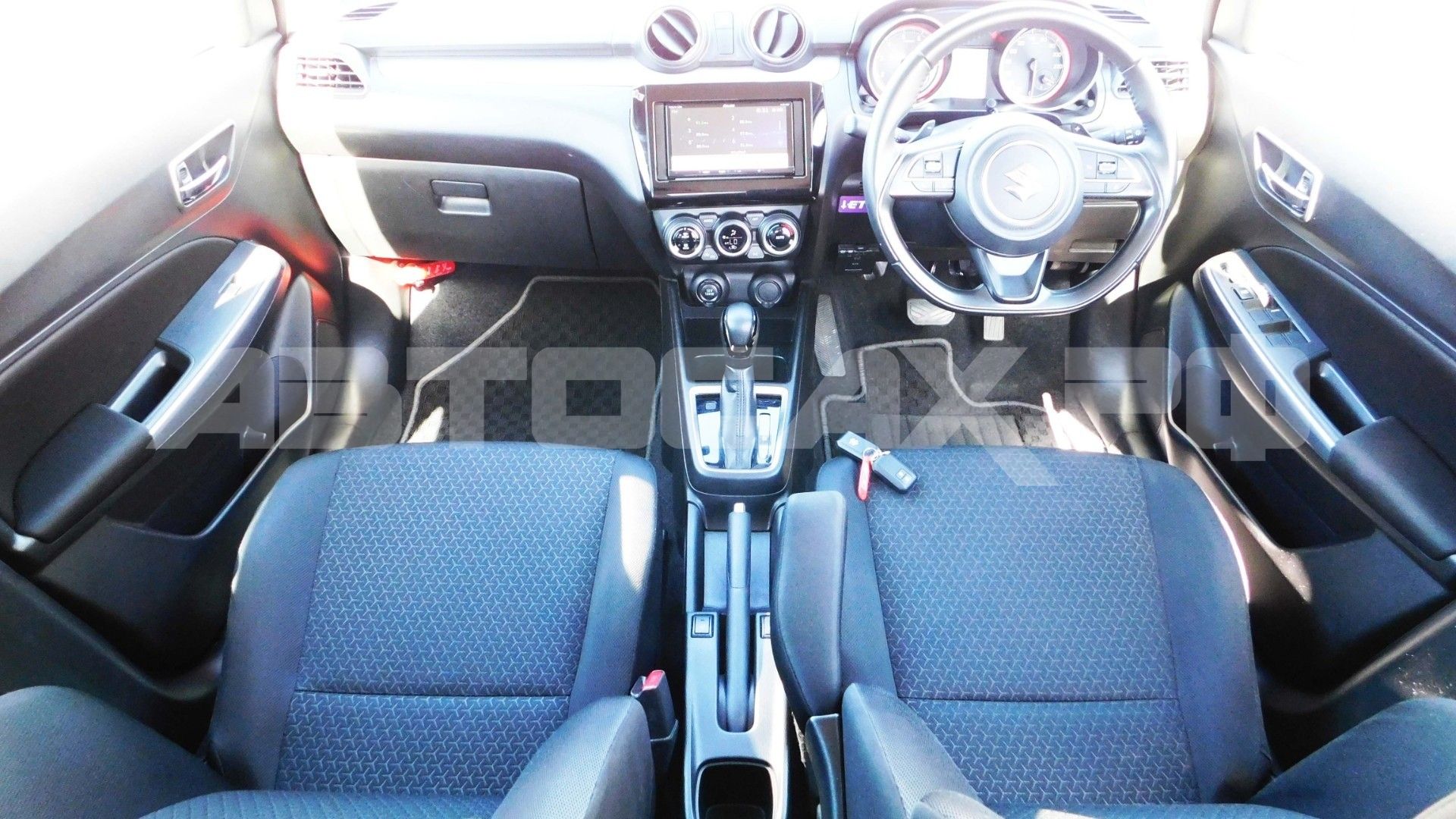 Suzuki Swift 2023, Хэтчбек — фото 13