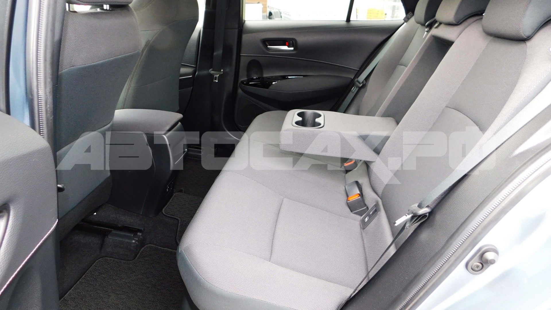 Toyota Corolla Touring 2020, Универсал — фото 16