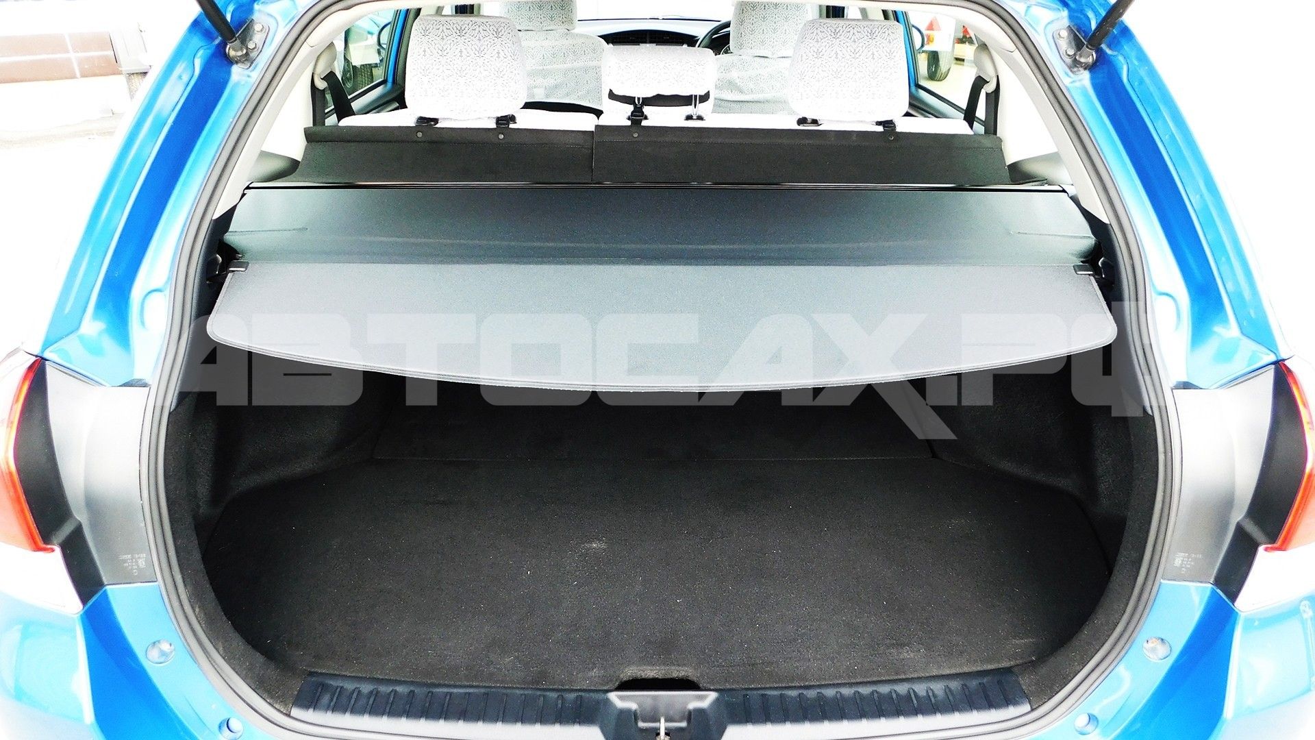Toyota Corolla Fielder 2016, Универсал — фото 15