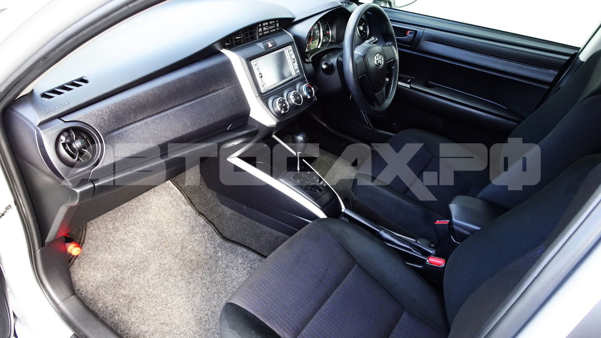Toyota Corolla Fielder 2016, Универсал — фото 12