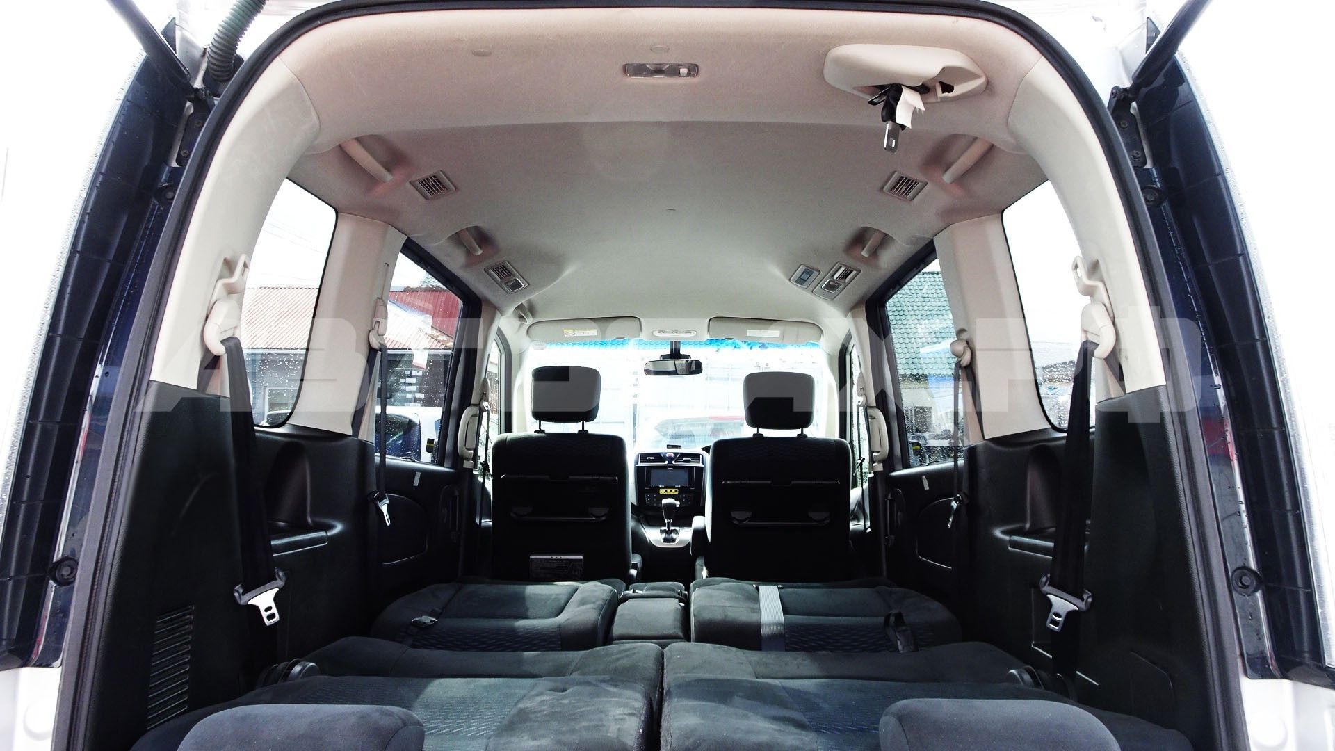 Nissan Serena 2016, Минивэн — фото 16