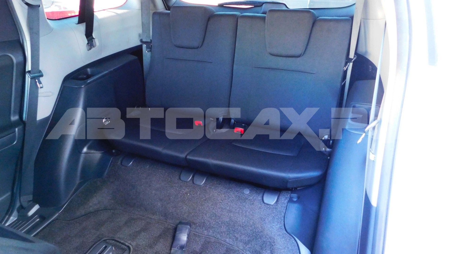 Toyota Wish 2015, Универсал — фото 20