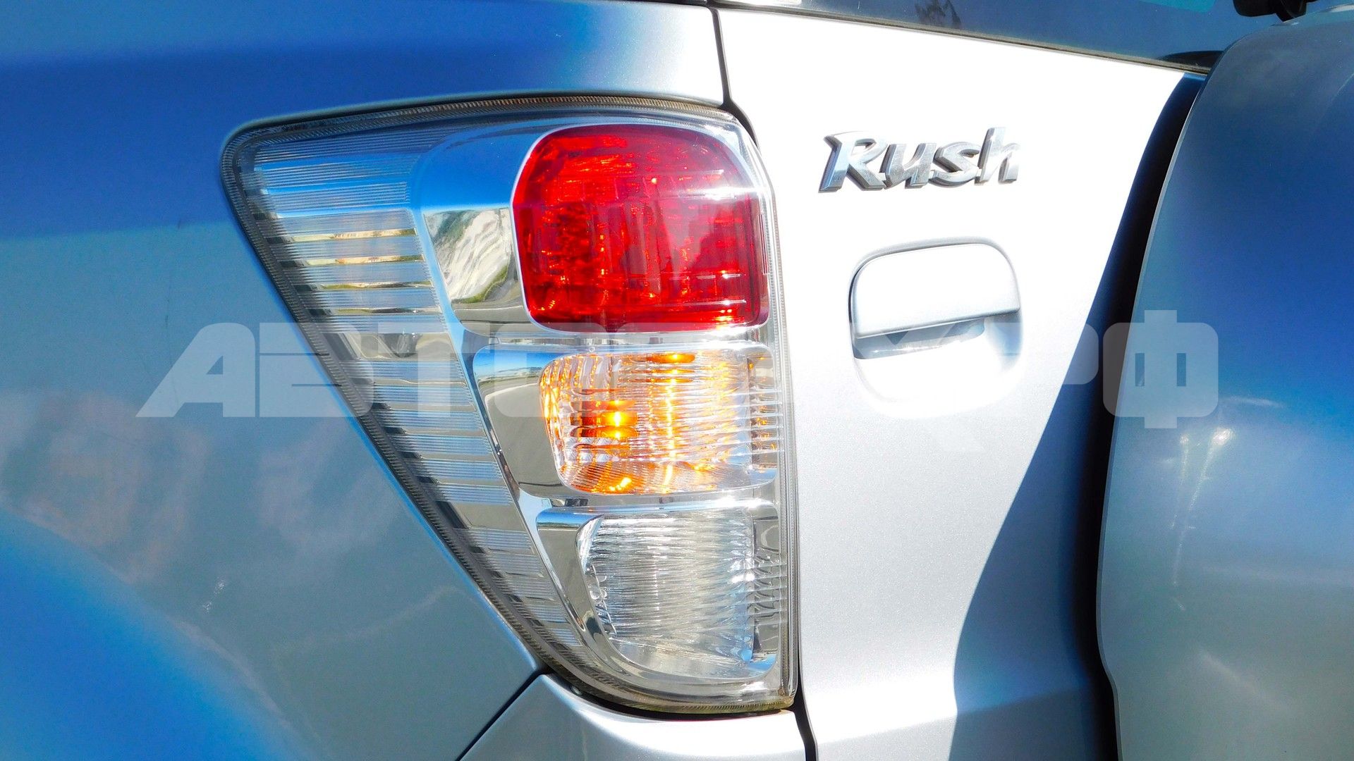 Toyota Rush 2014, Кроссовер — фото 32
