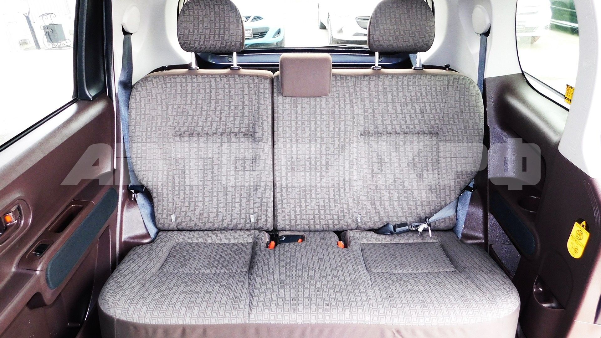 Toyota Spade 2015, Хэтчбек — фото 21